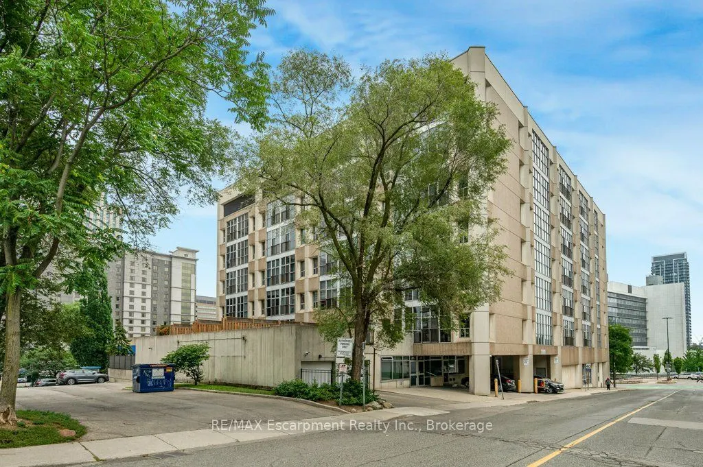 66 Bay Street S #107