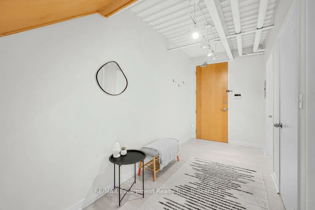 66 Bay Street S #107