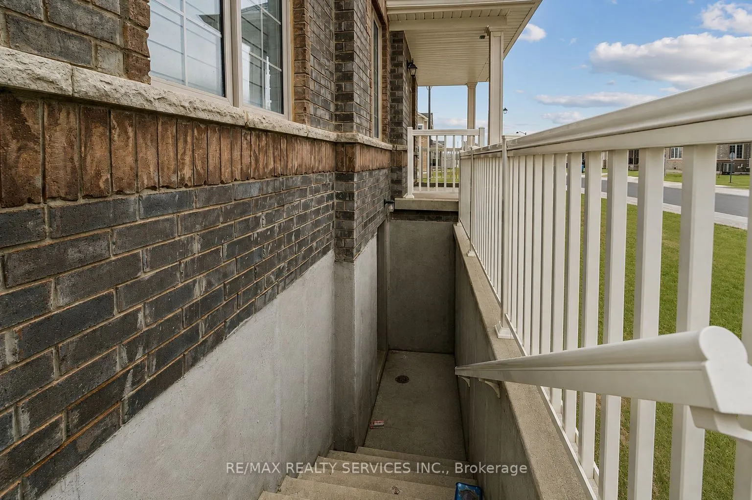 525 Red Elm Road