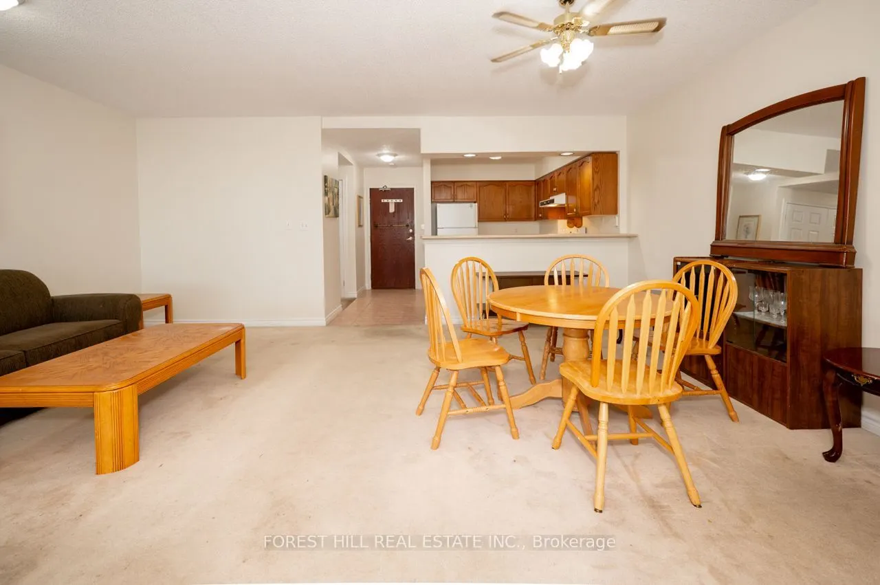 262 Dundas Street E #102