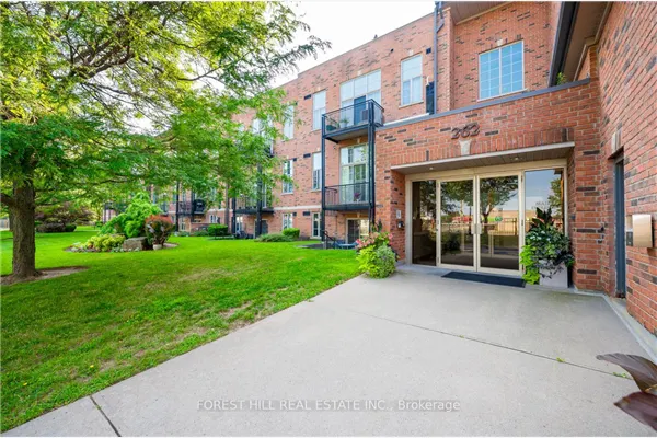 262 Dundas Street E