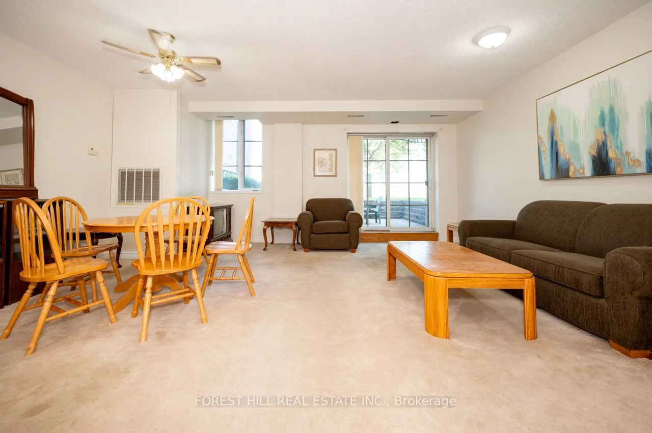 262 Dundas Street E #102
