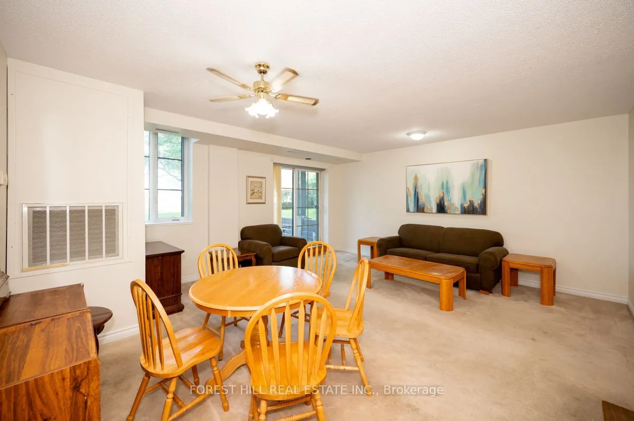 262 Dundas Street E #102