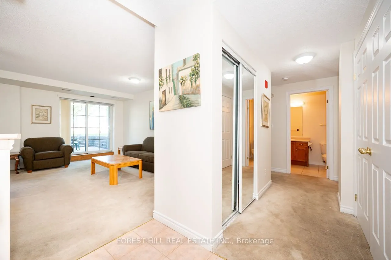 262 Dundas Street E #102
