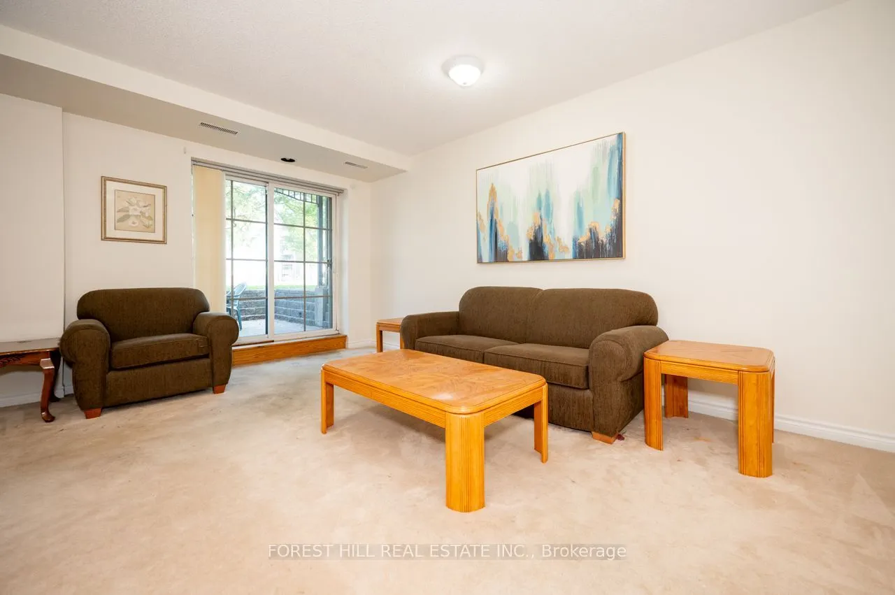 262 Dundas Street E #102