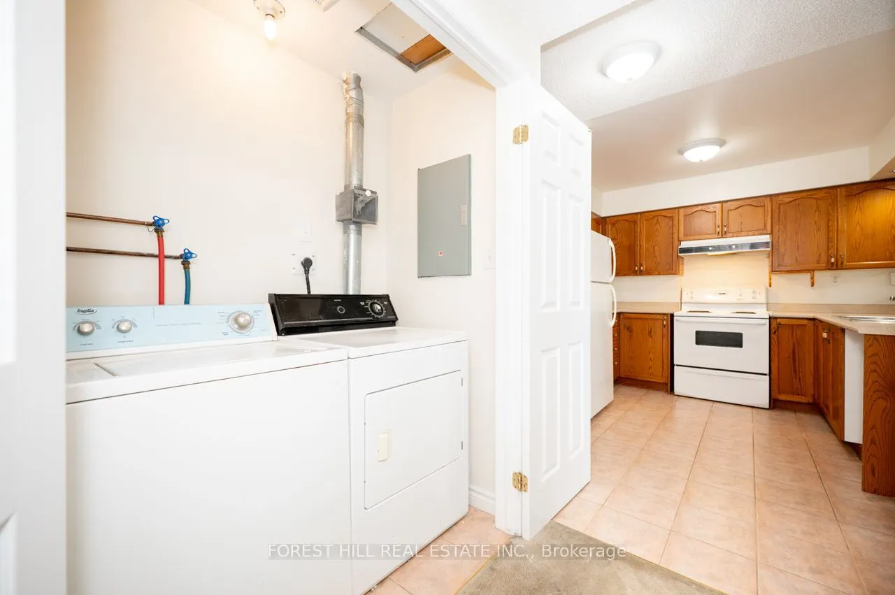 262 Dundas Street E #102