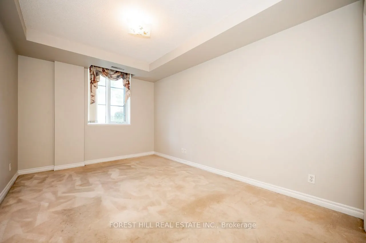 262 Dundas Street E #102