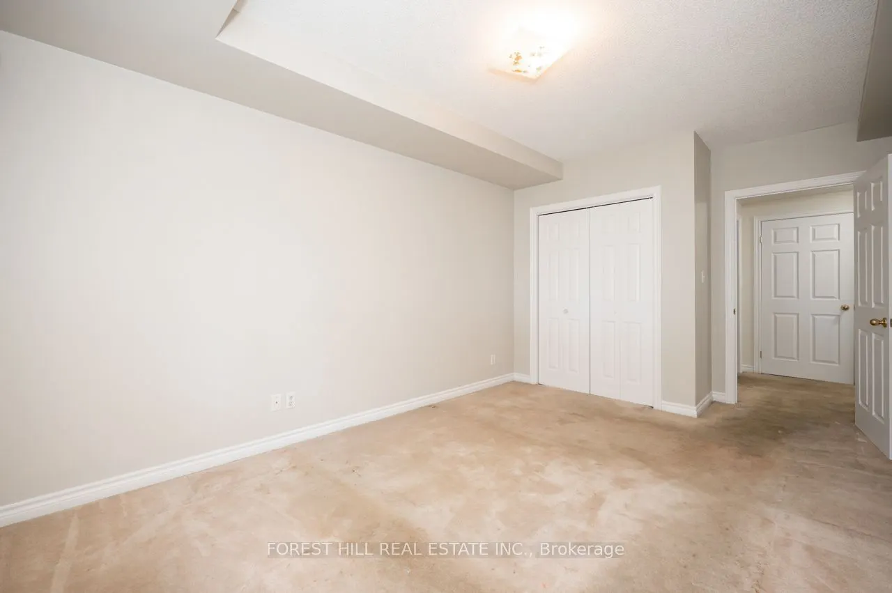 262 Dundas Street E #102