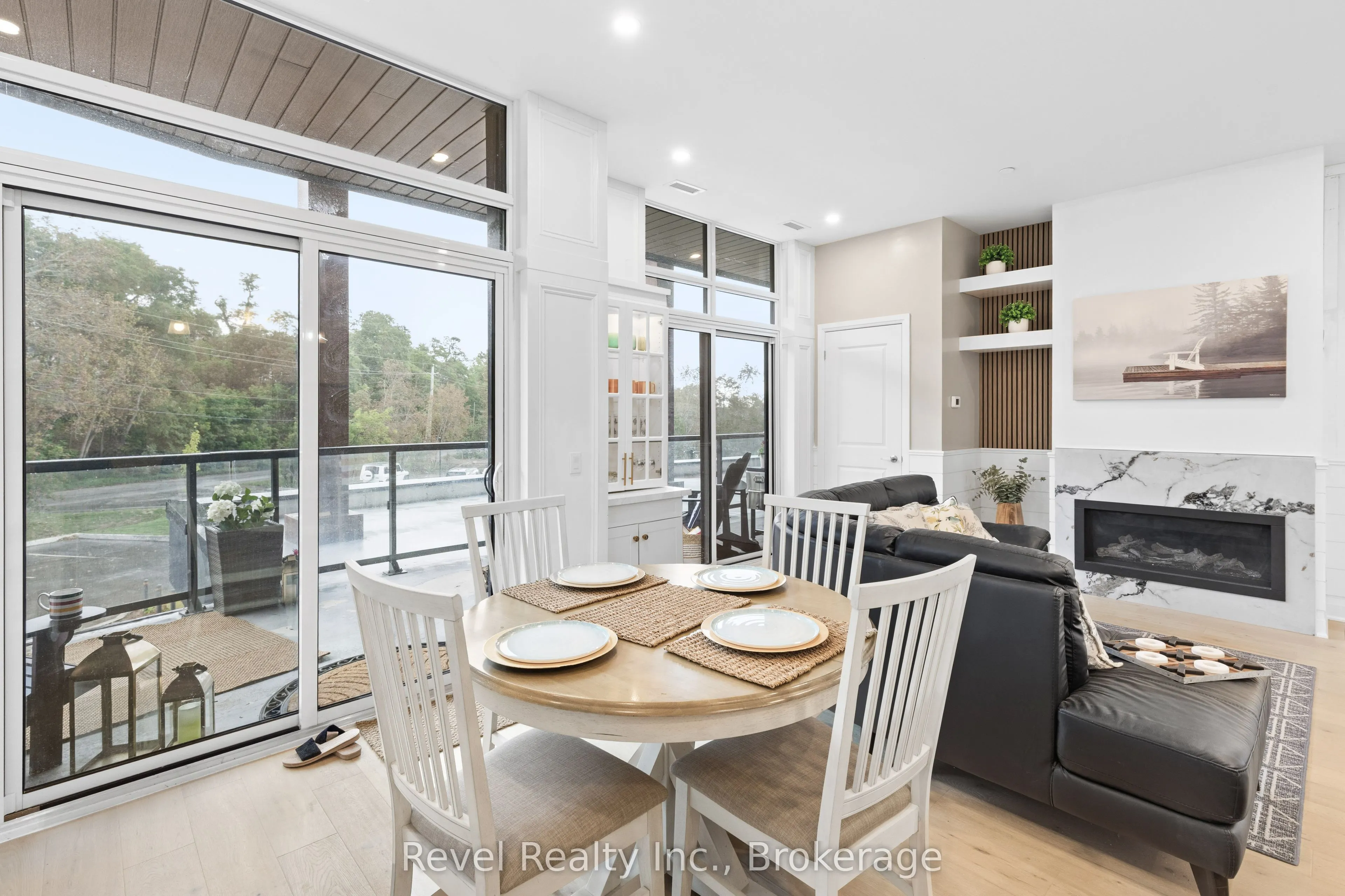 99 Louisa Street #221