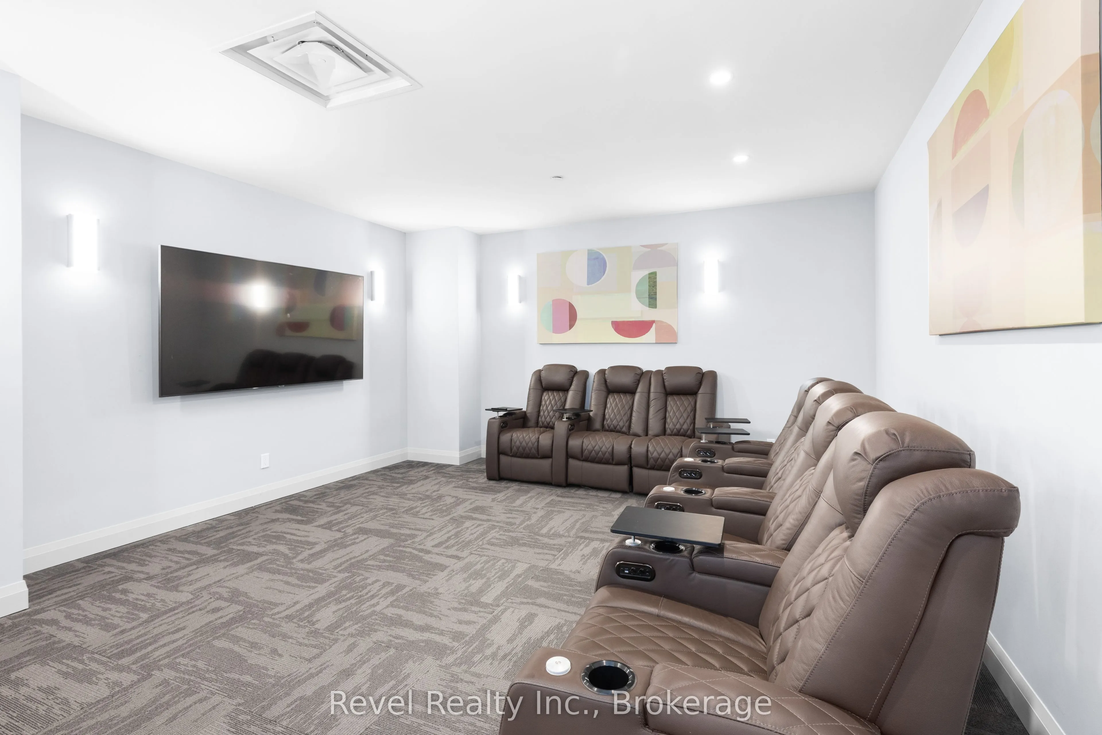 99 Louisa Street #221