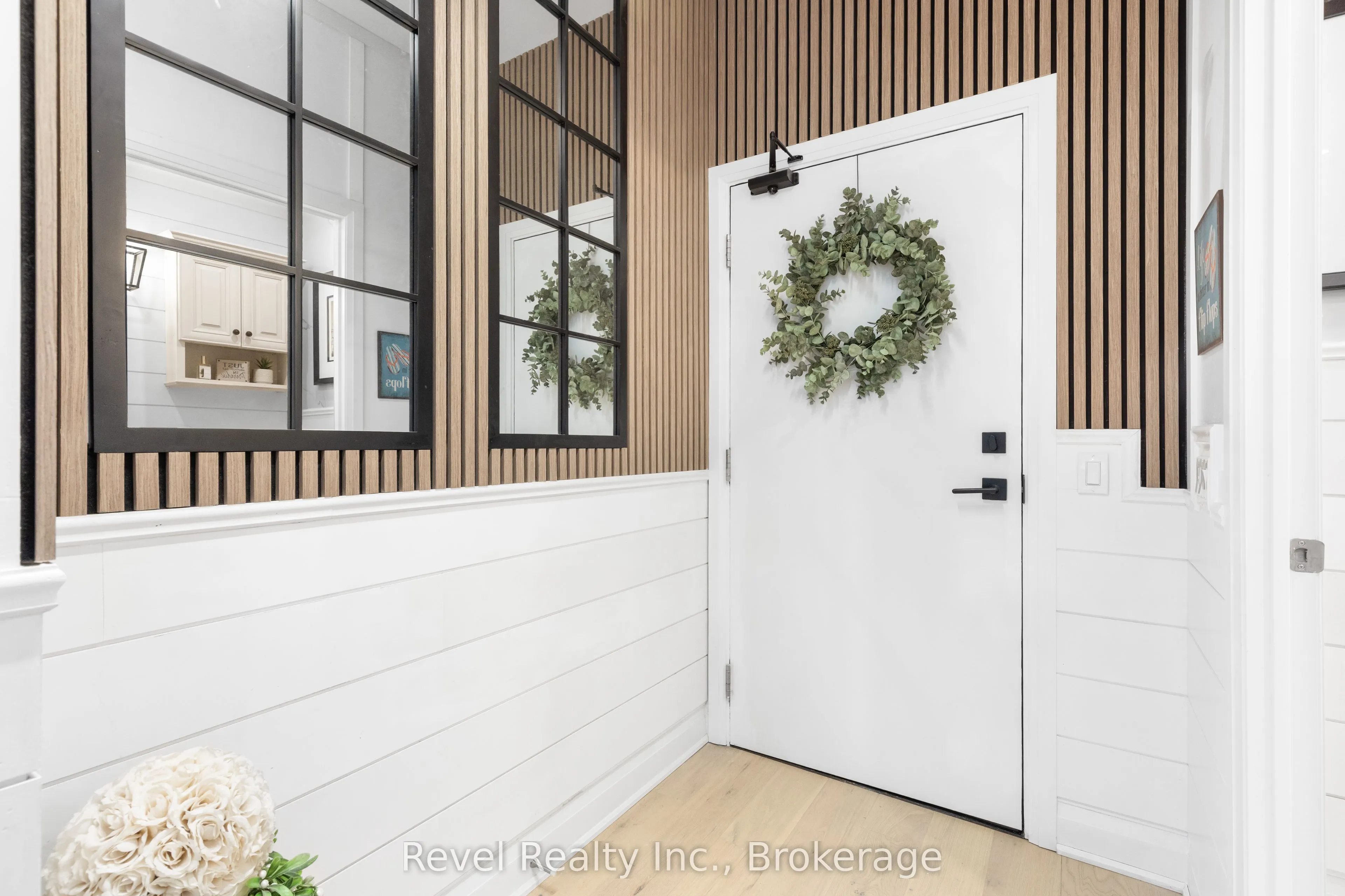 99 Louisa Street #221