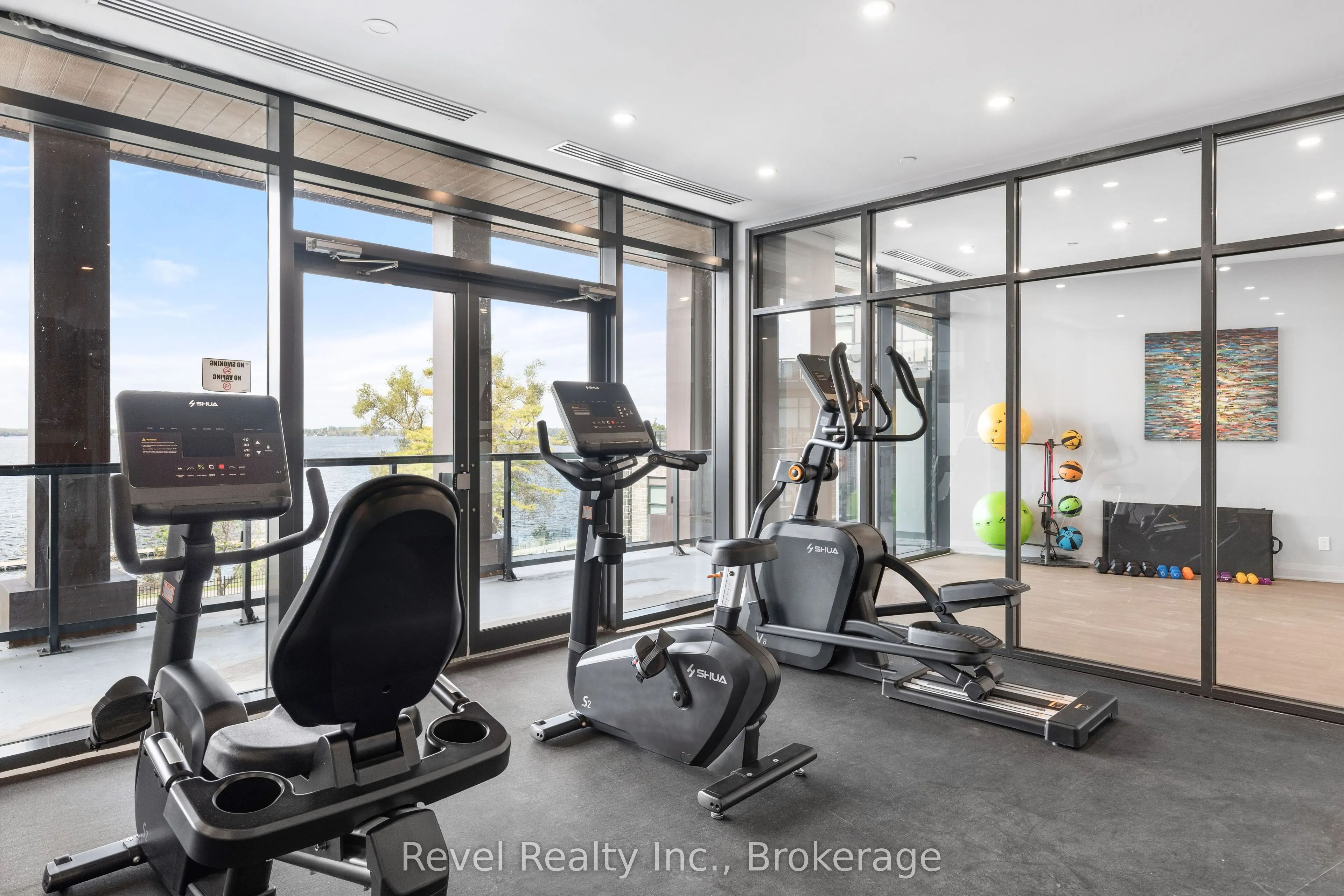 99 Louisa Street #221