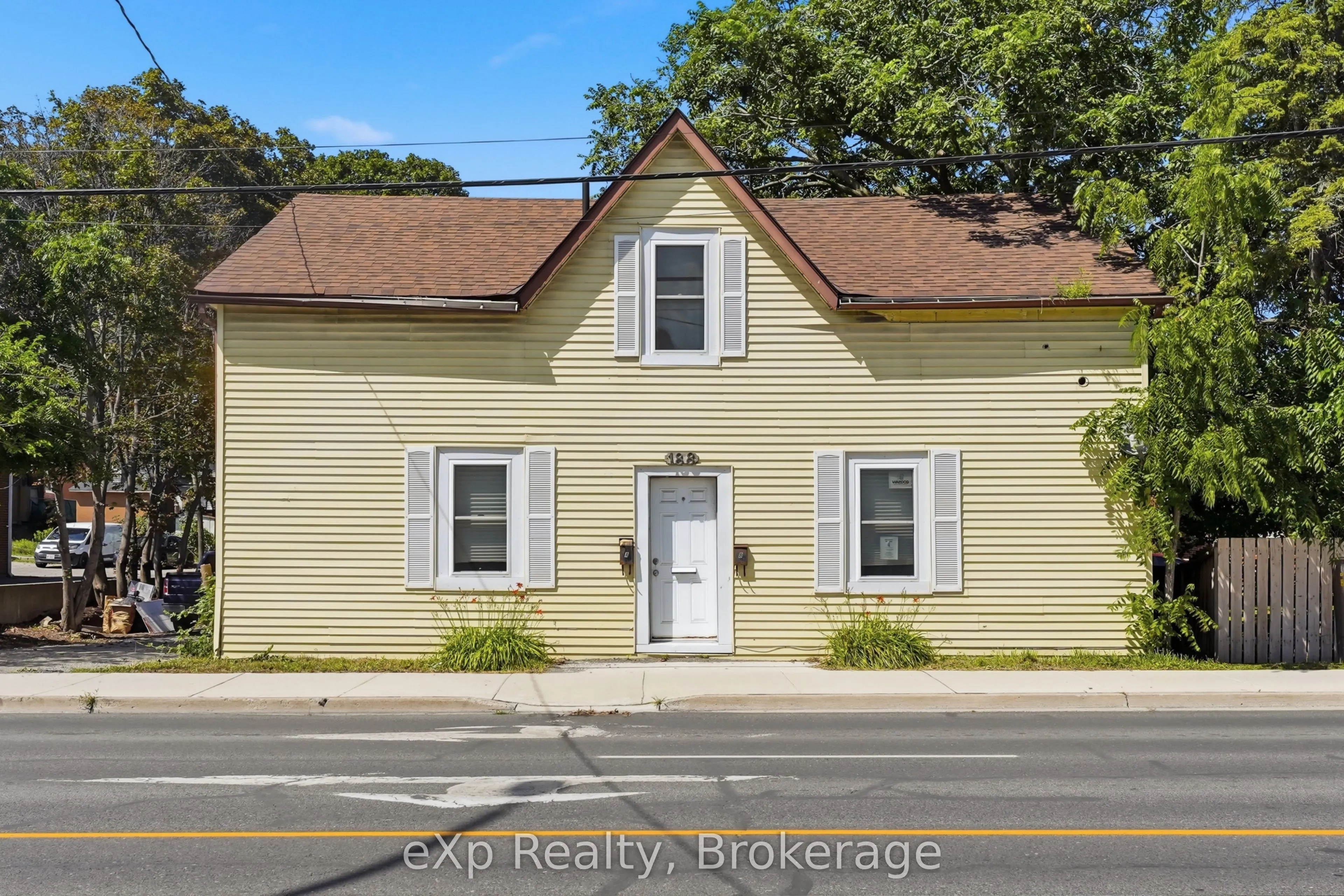 188 Dundas Street W