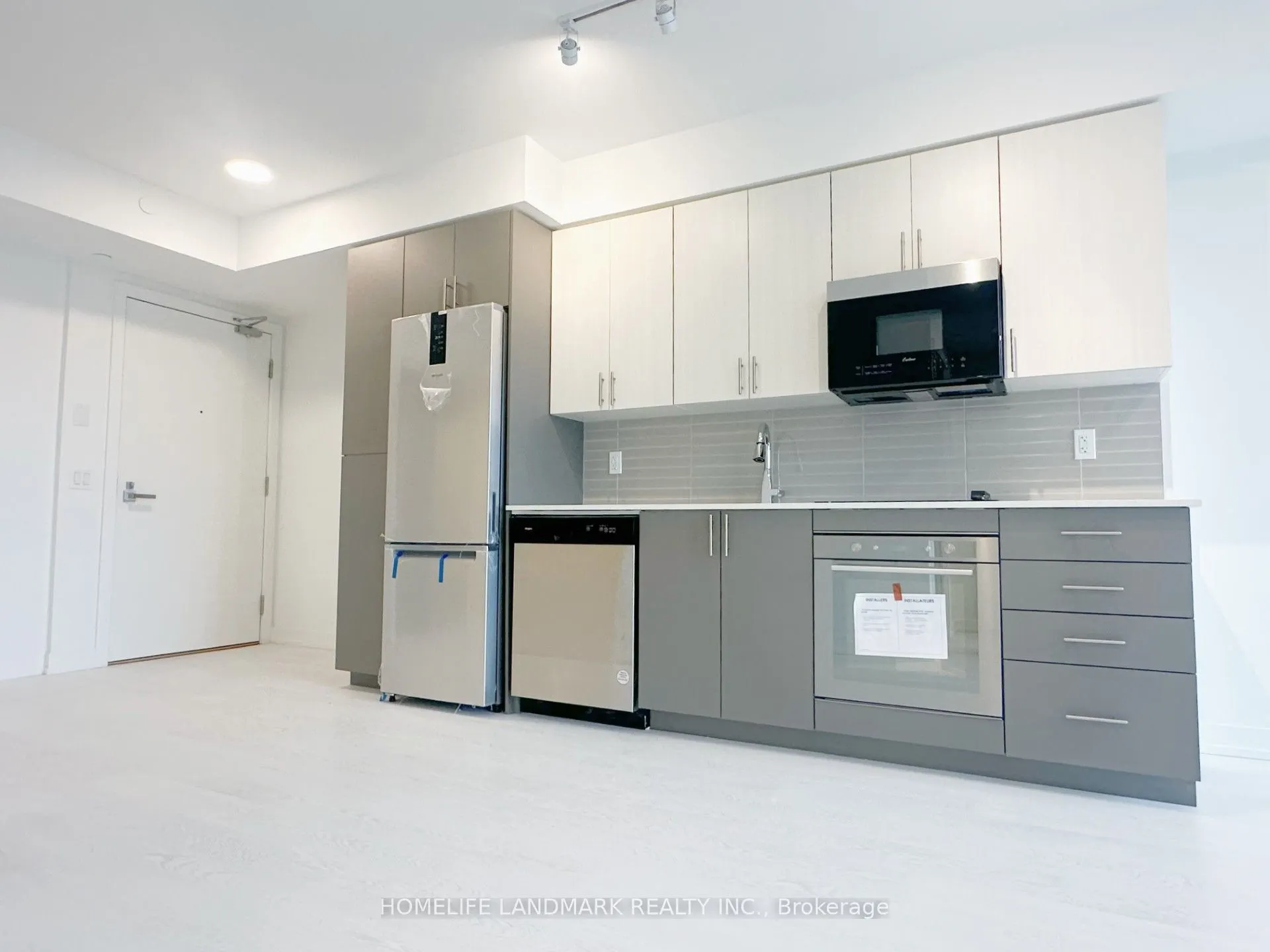 415 Main Street W #307