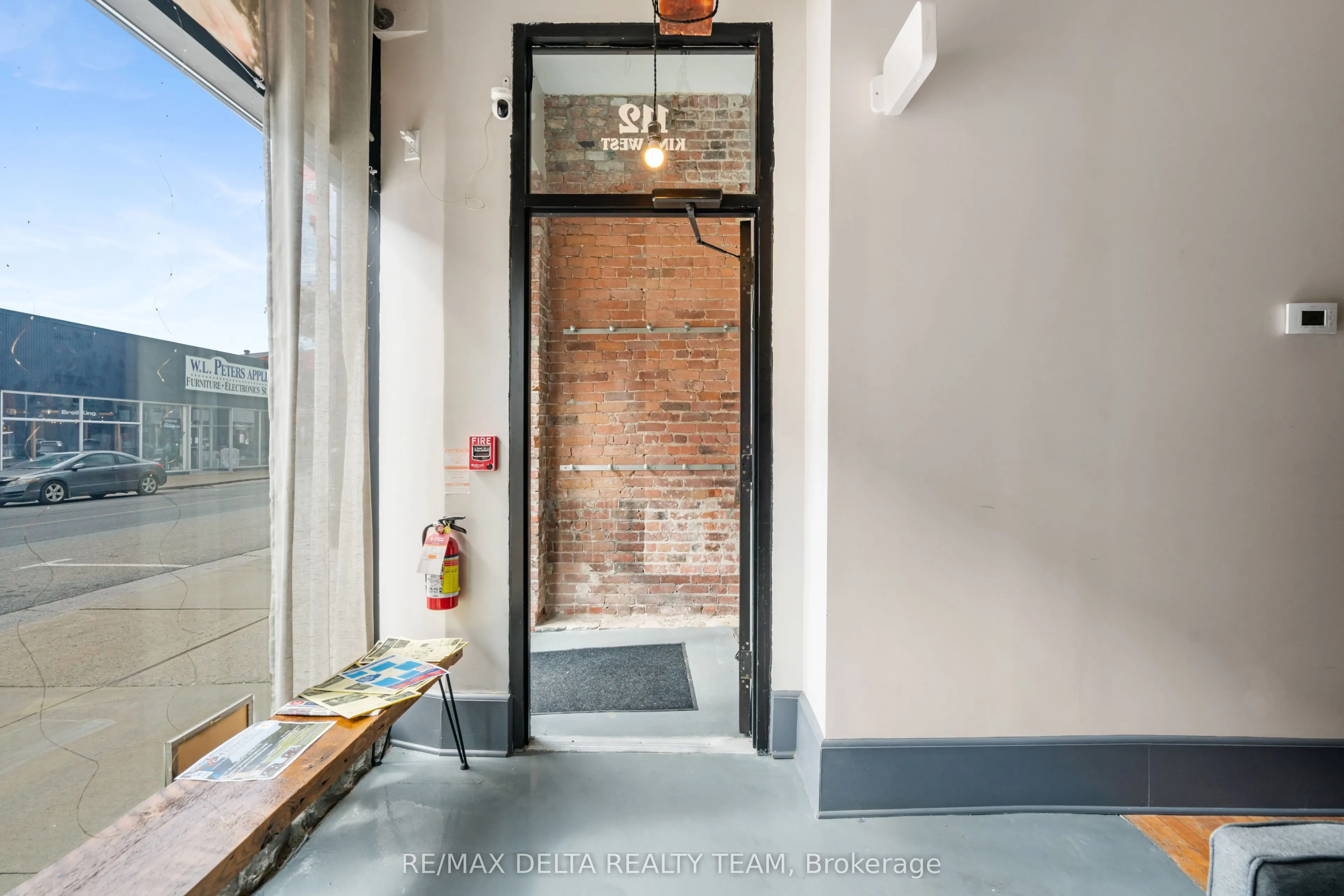 112 King Street W