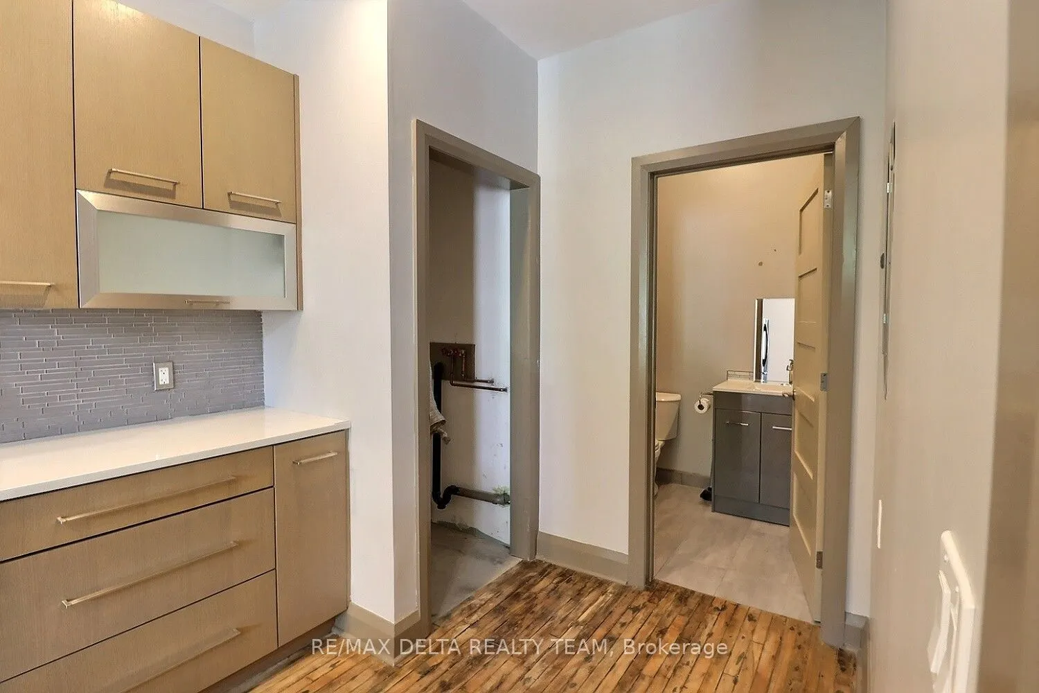 232-228 King Street W