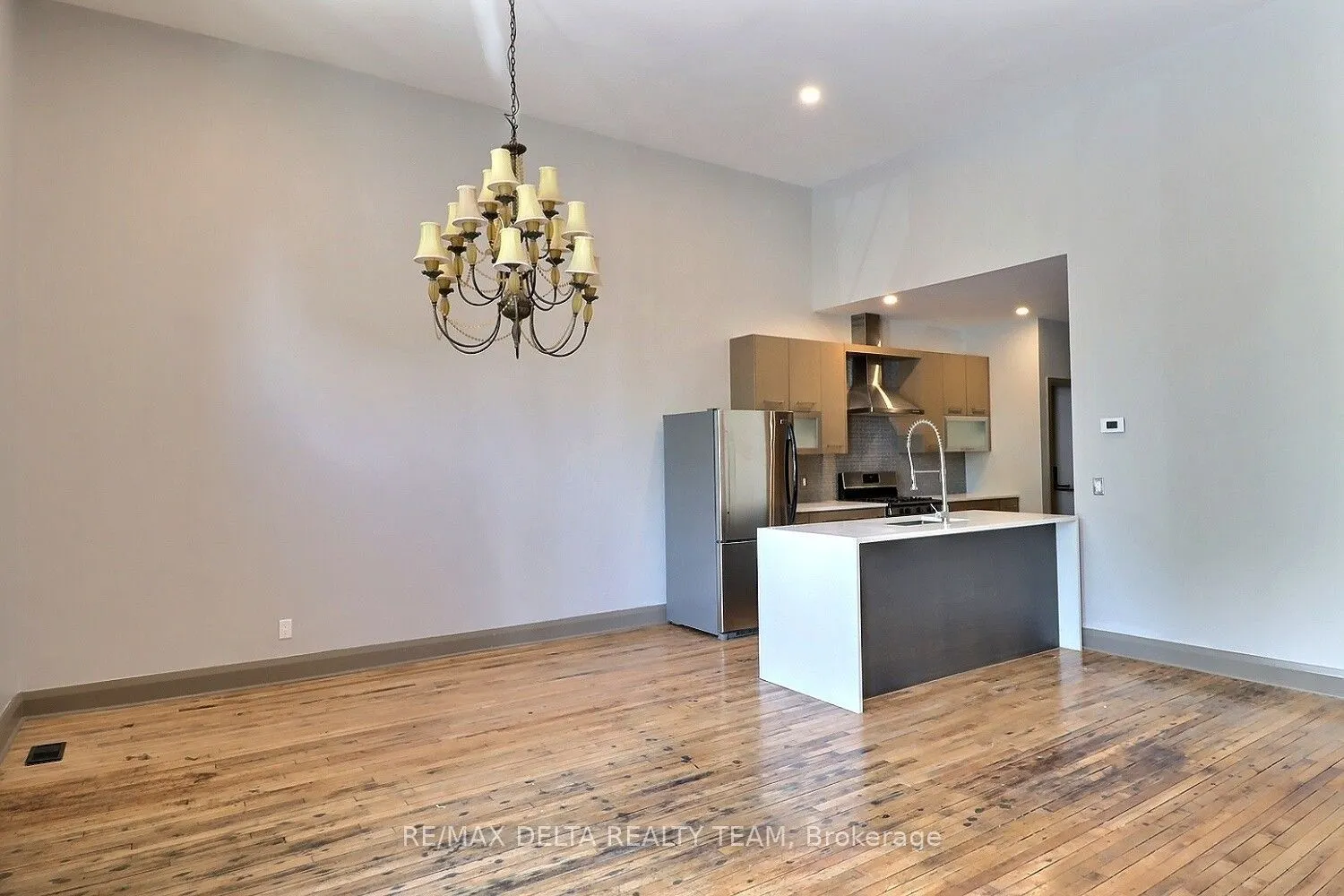 232-228 King Street W