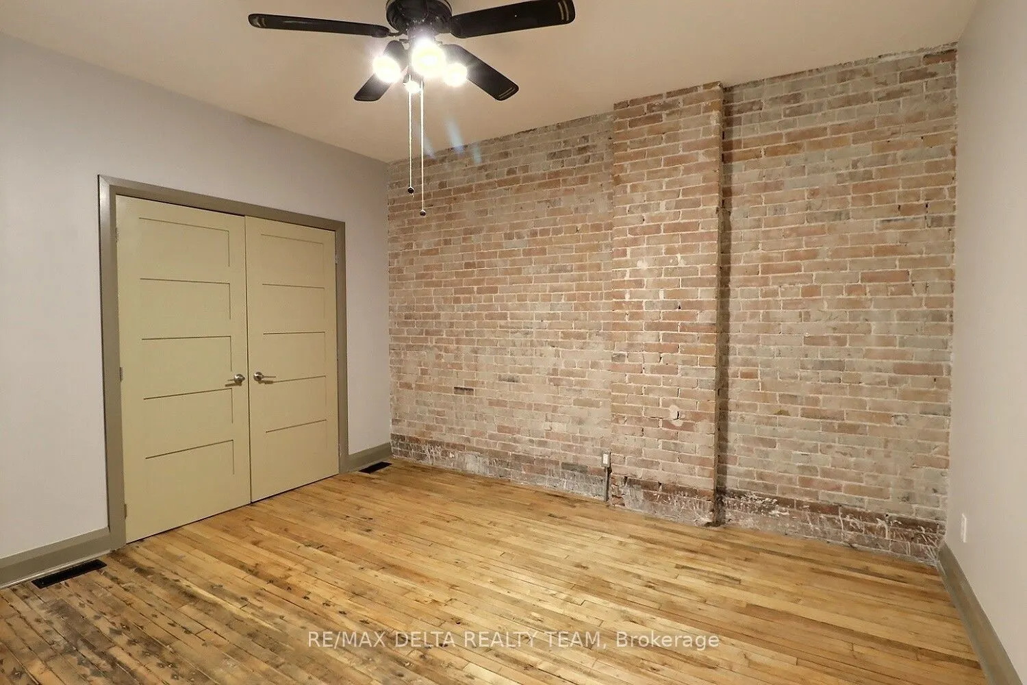232 King Street W