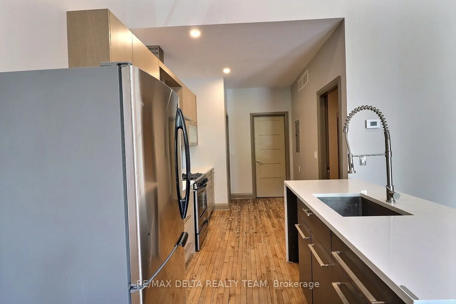 232 King Street W