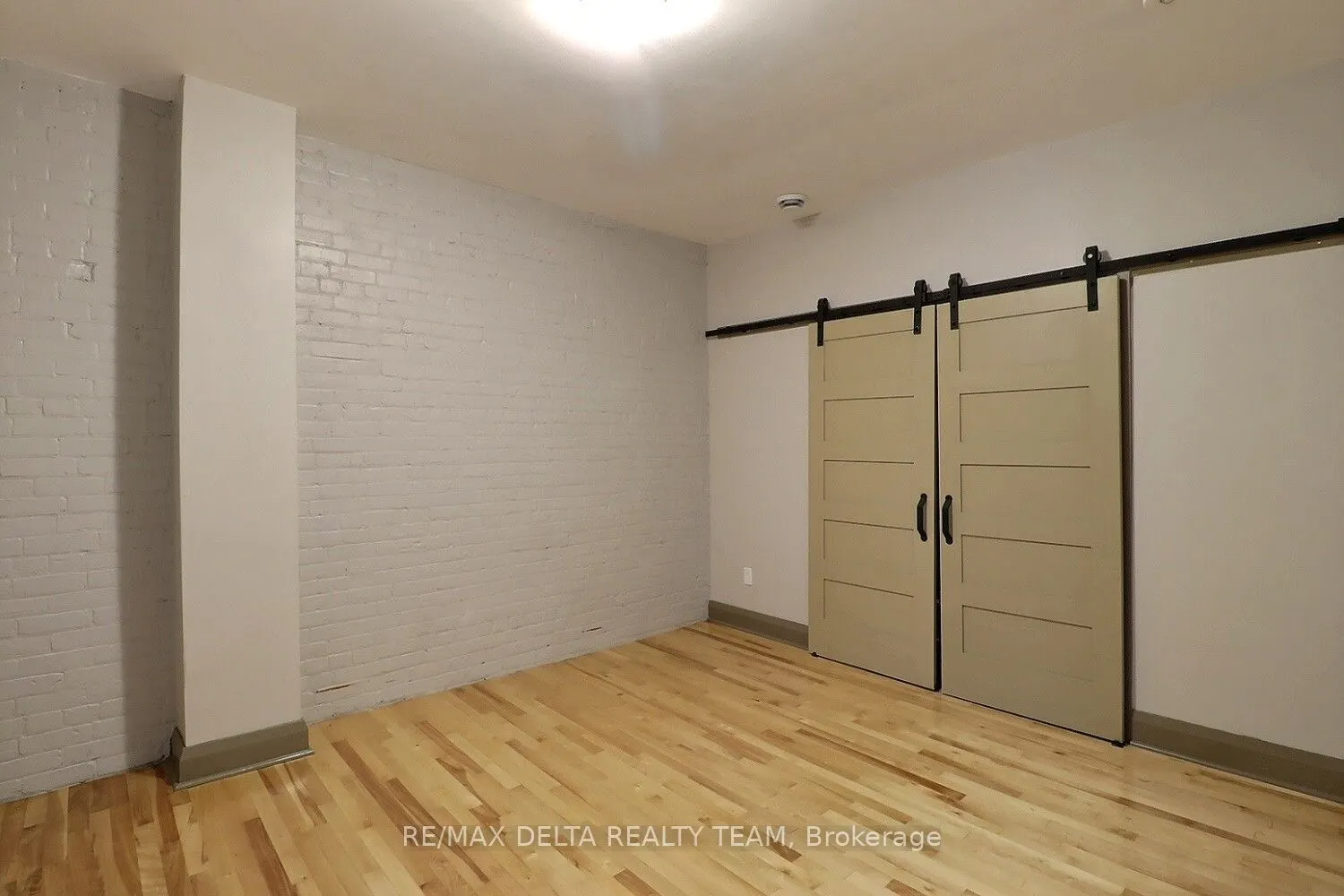 232 King Street W