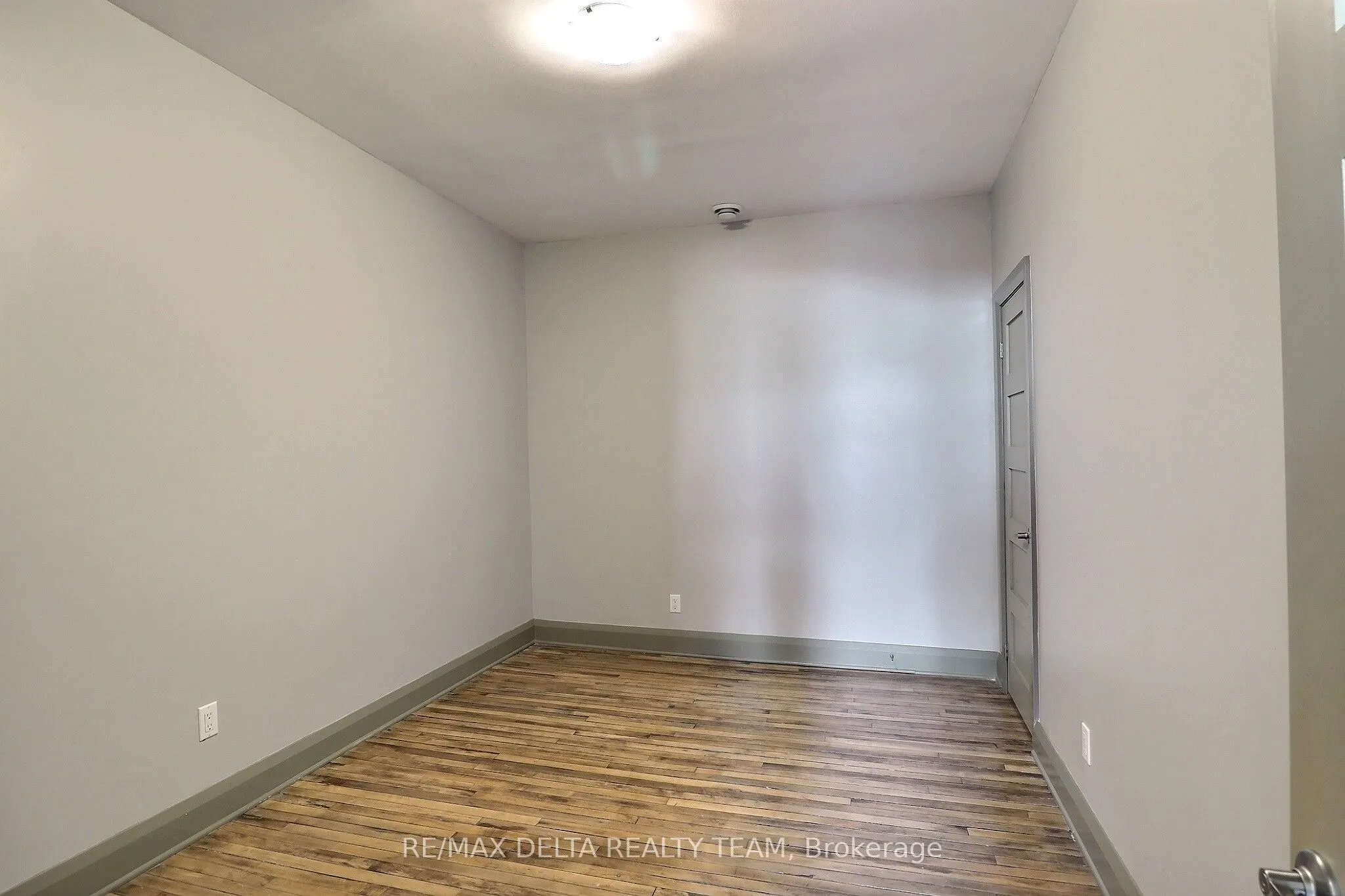 228 King Street W
