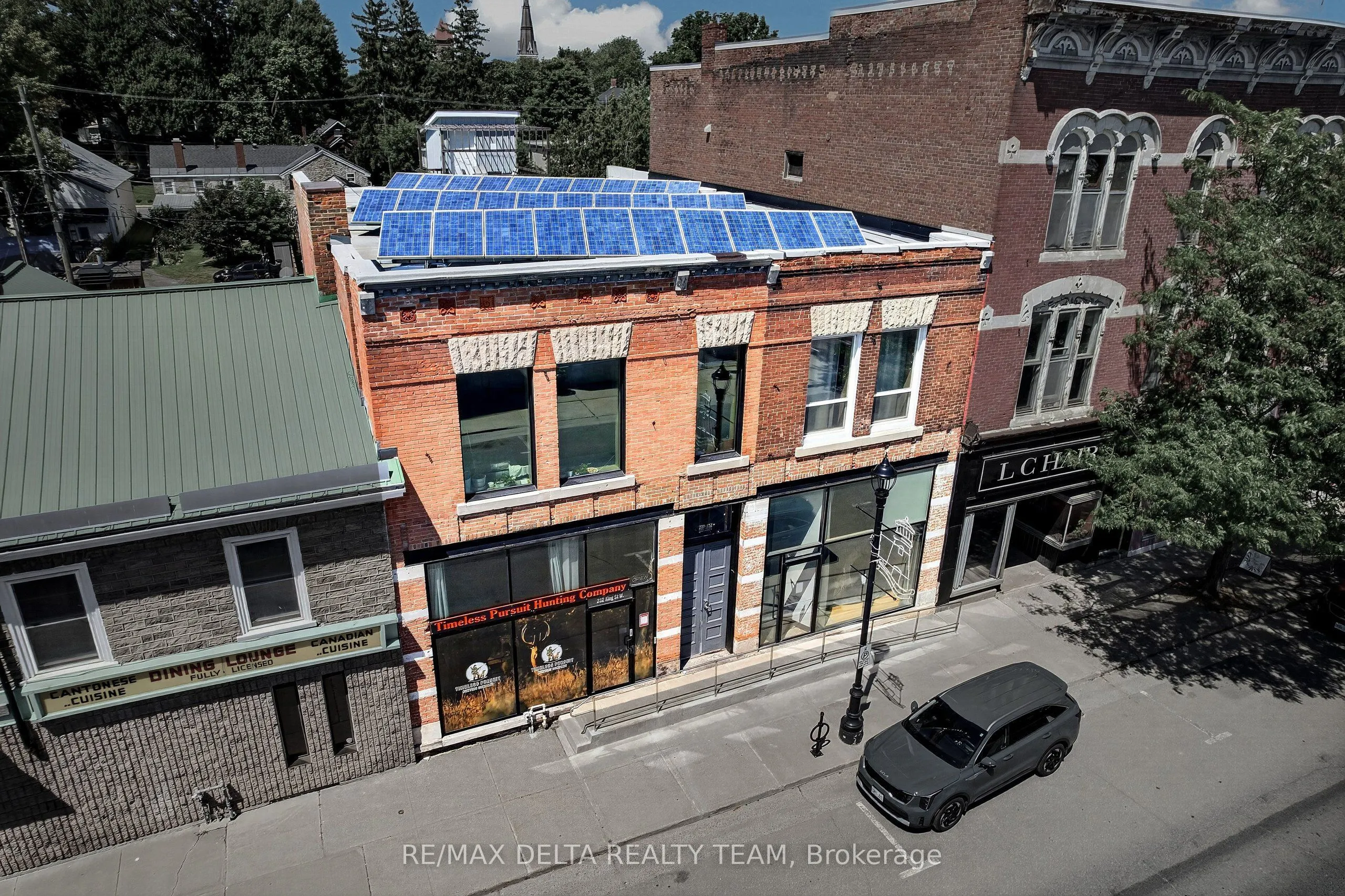 228 King Street W