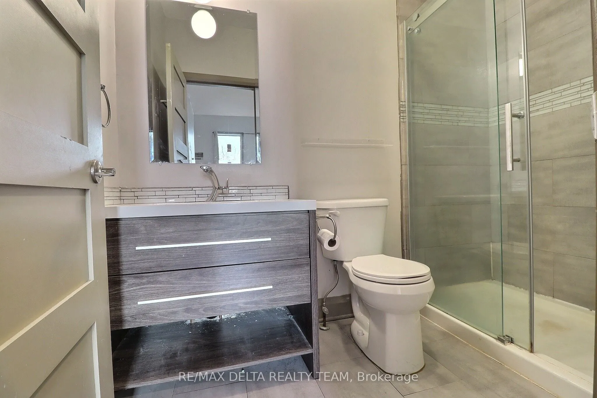 228 King Street W