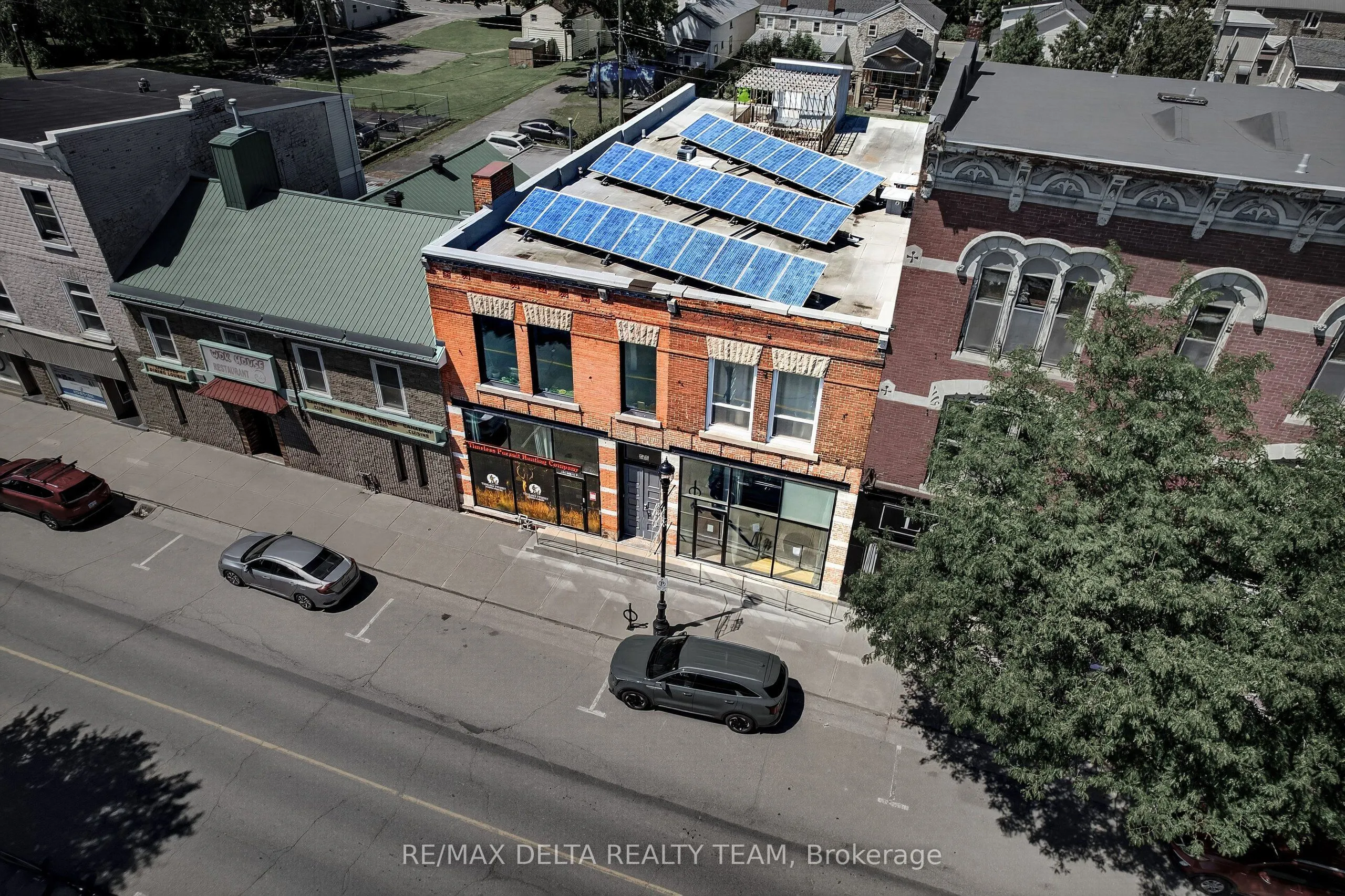 228 King Street W