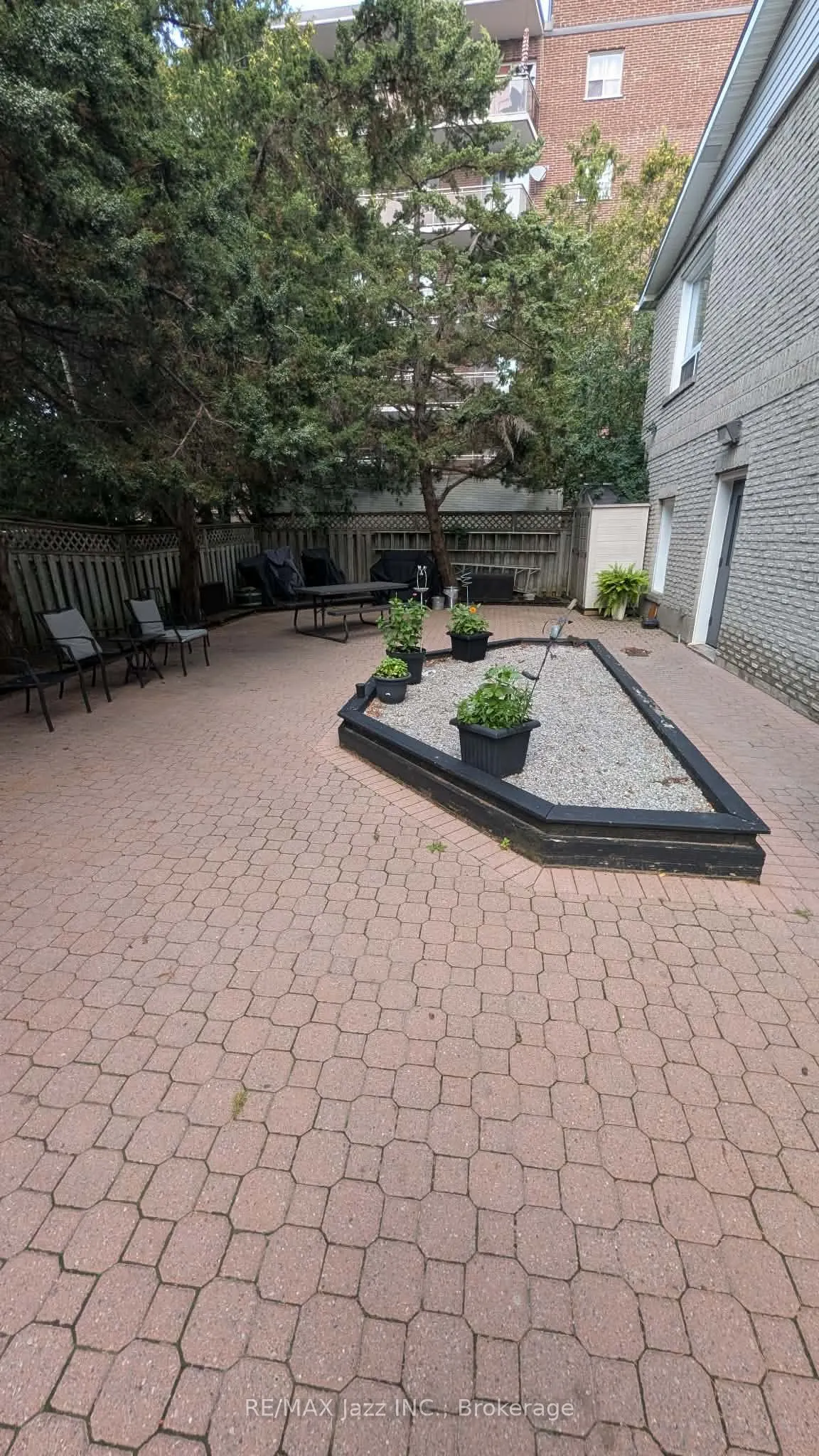 26 Spencer Street E #106
