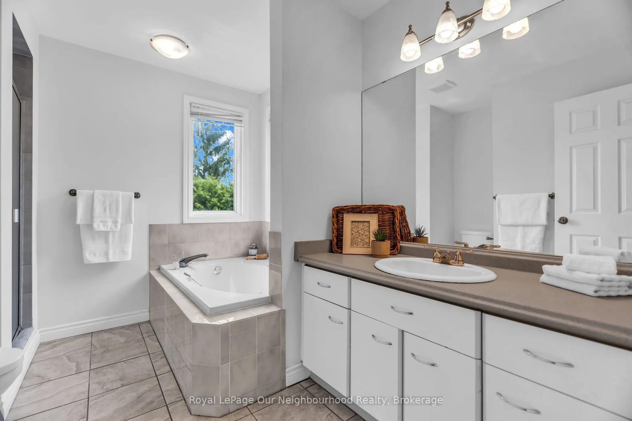 135 Kanata Crescent