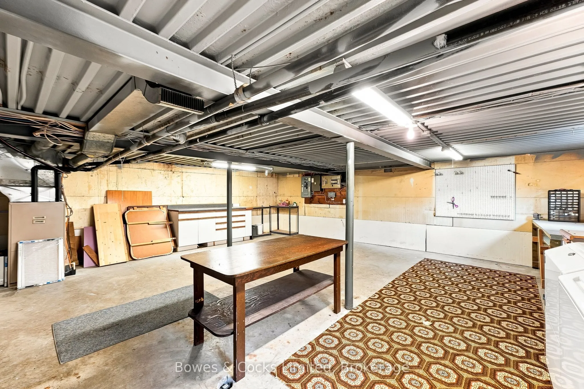 687 Lundy's Lane