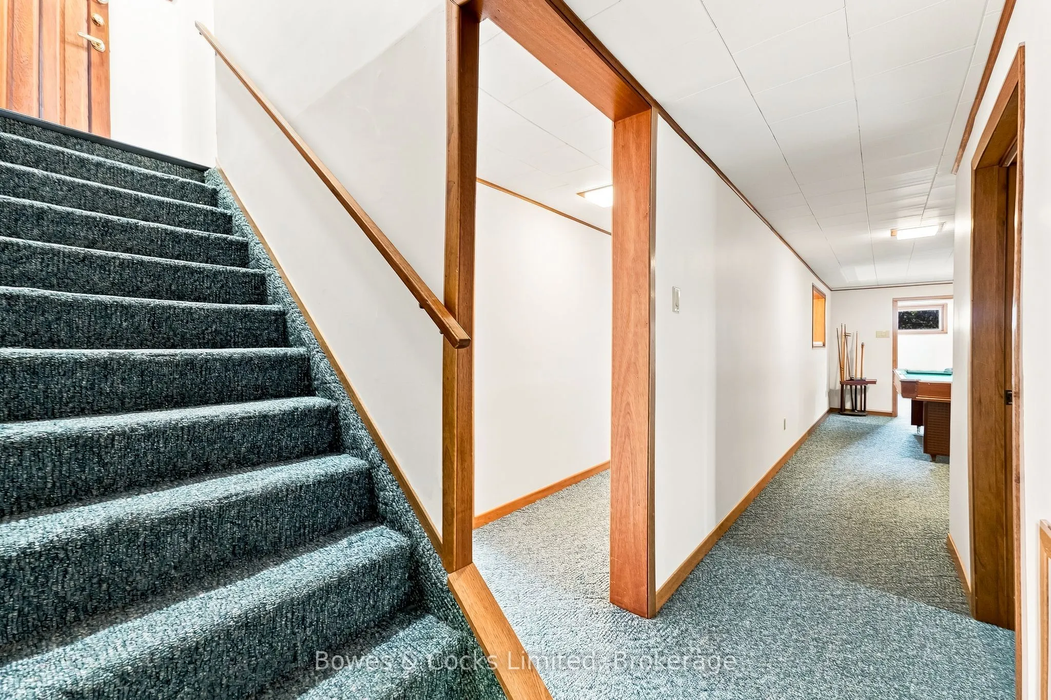 687 Lundy's Lane