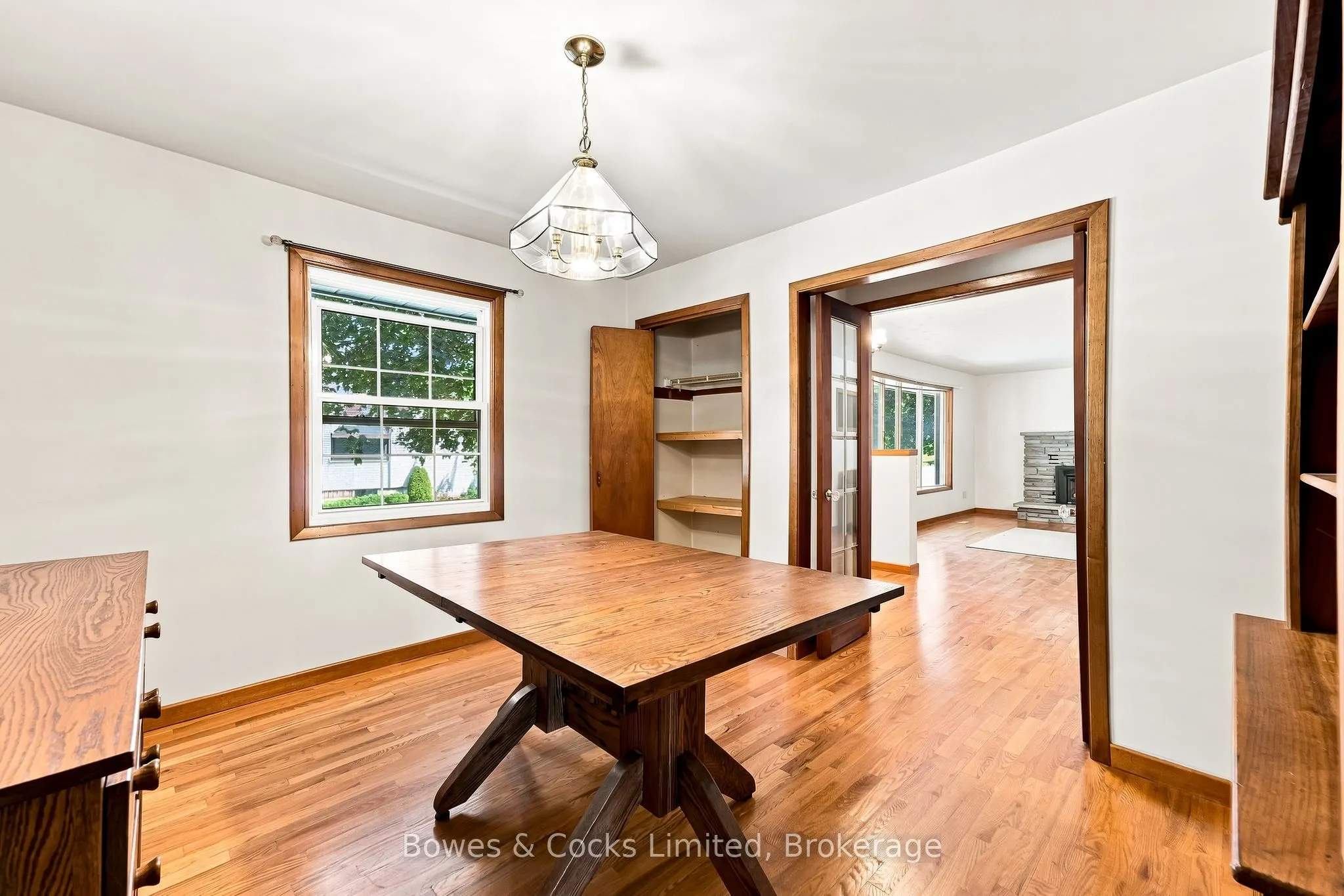 687 Lundy's Lane