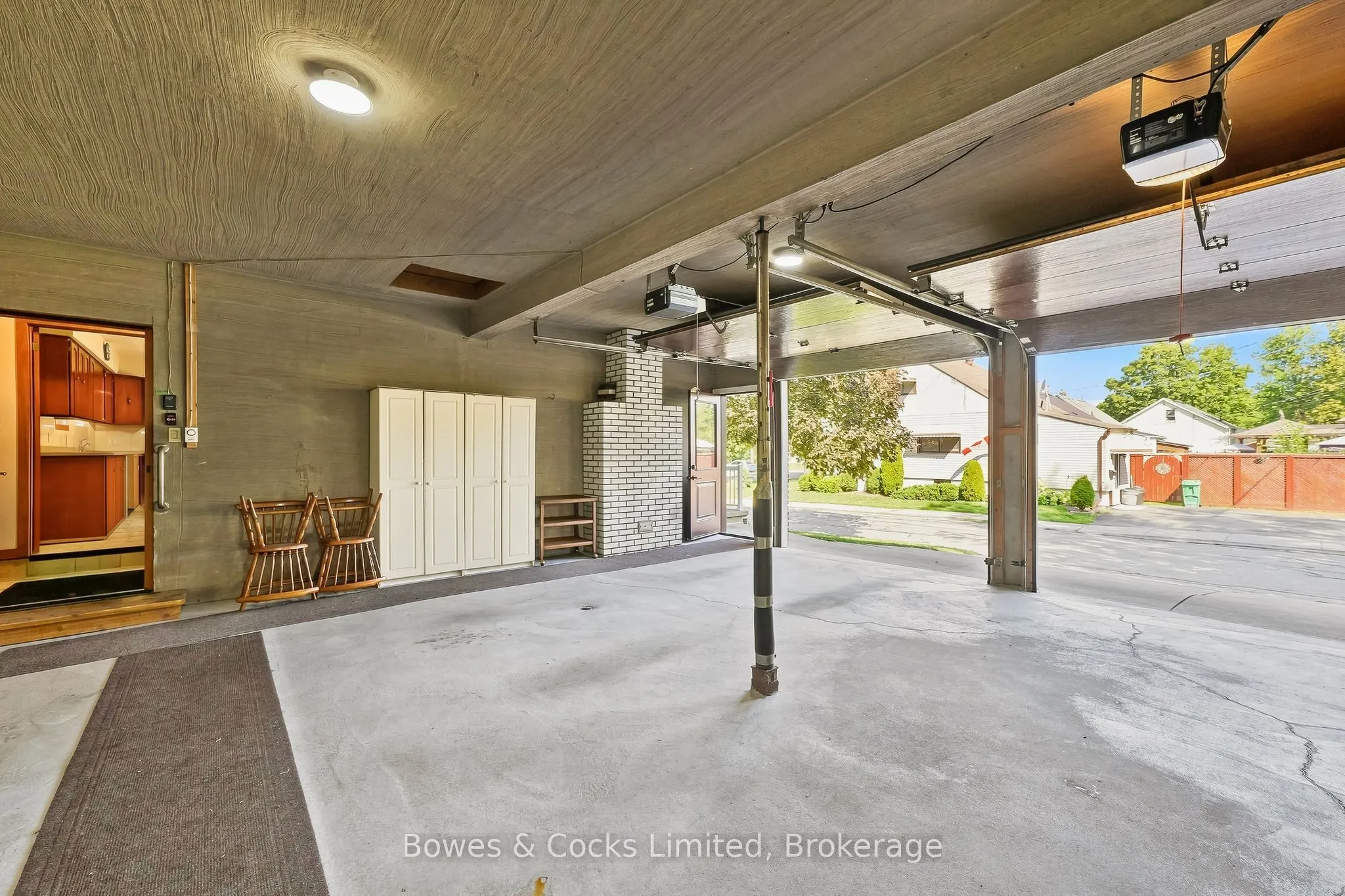 687 Lundy's Lane