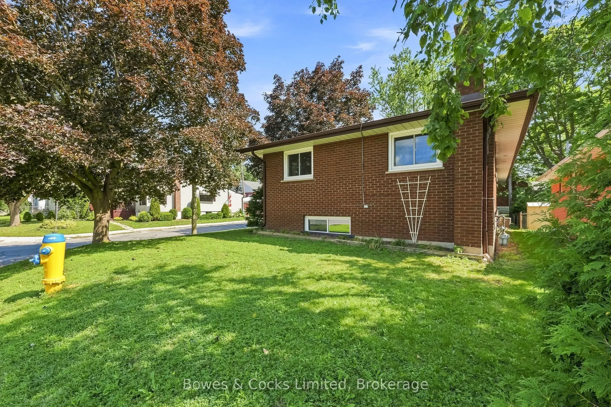 687 Lundy's Lane