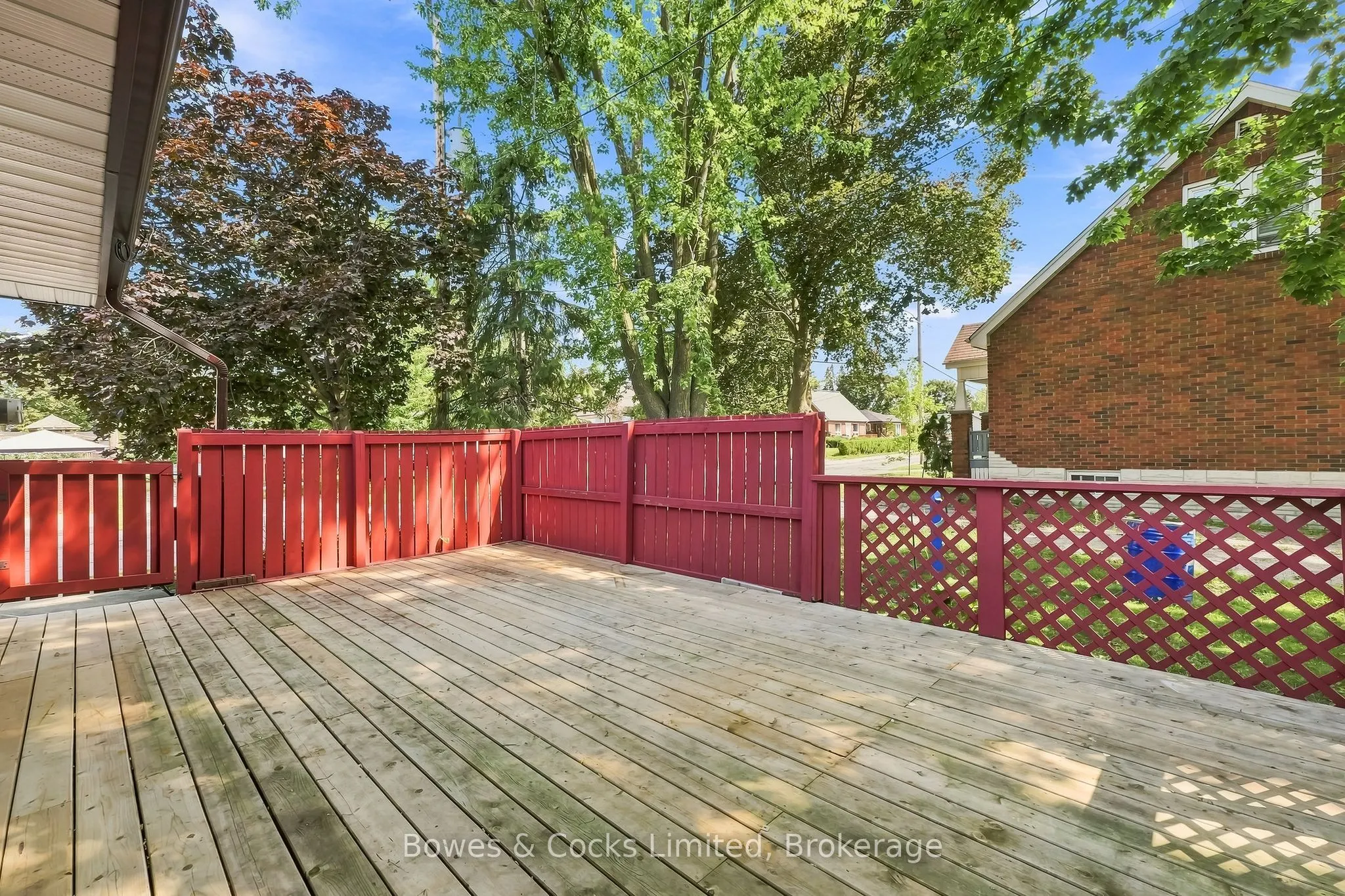687 Lundy's Lane