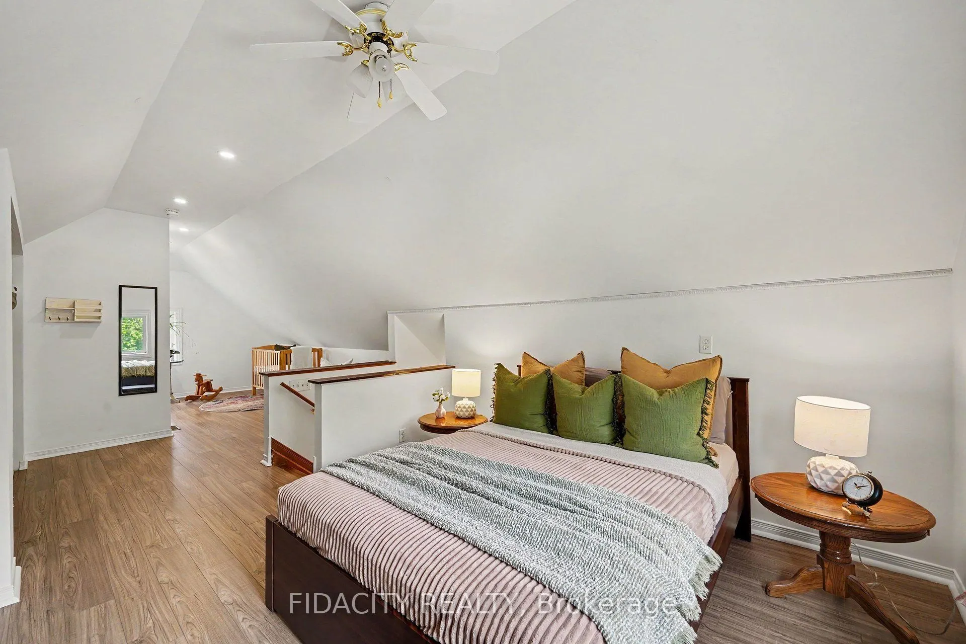 6811 Flewellyn Road