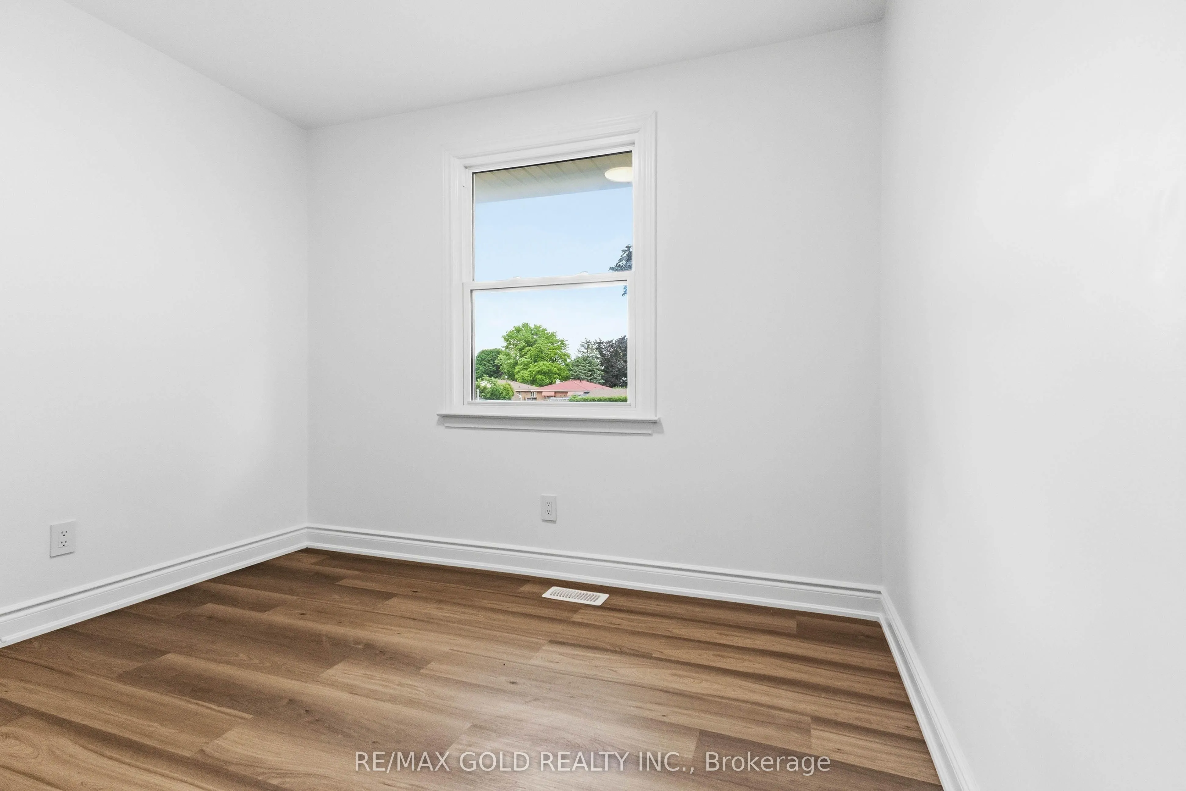 318 Admiral Drive