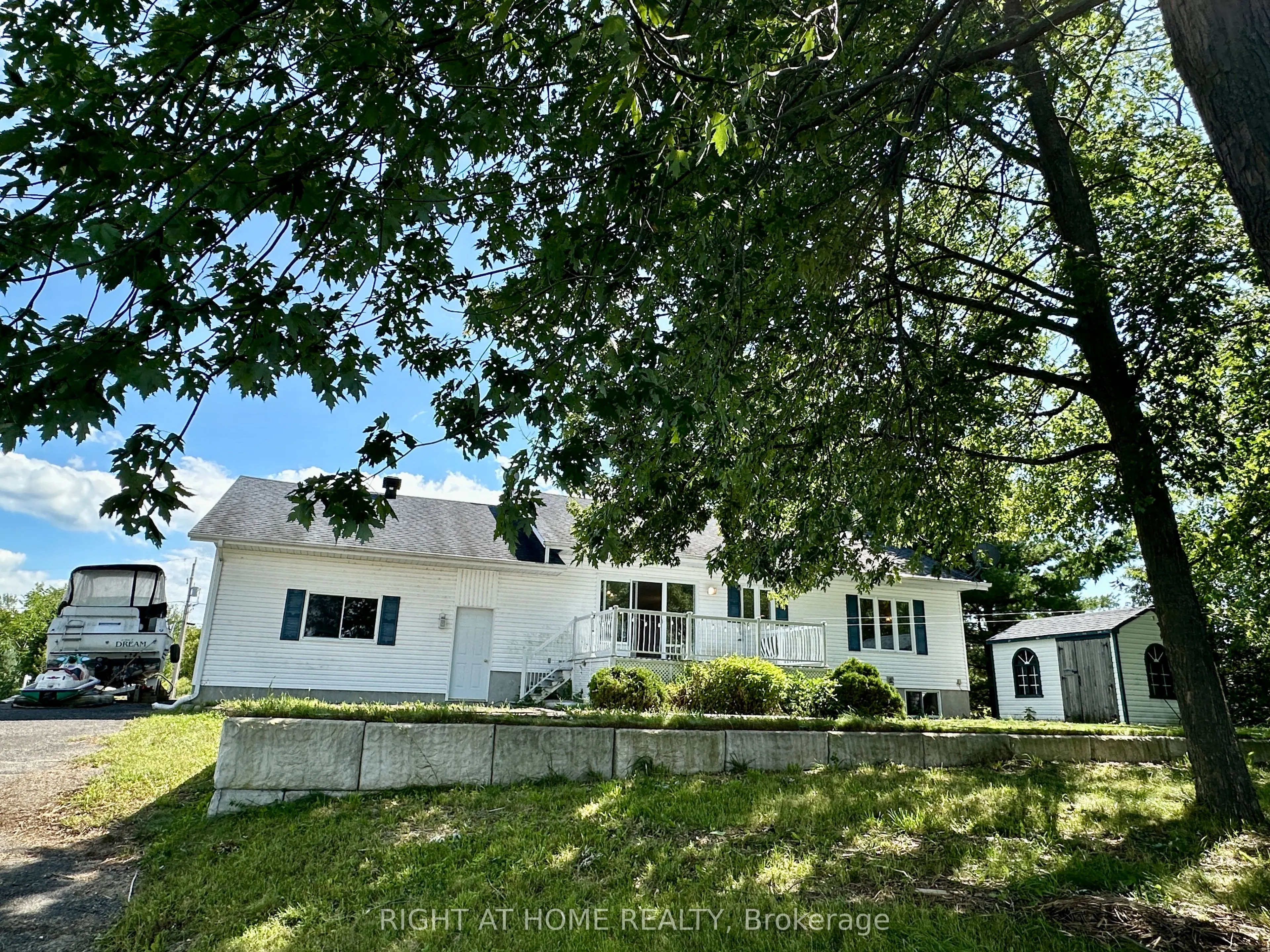 2527 Concession 1 Road