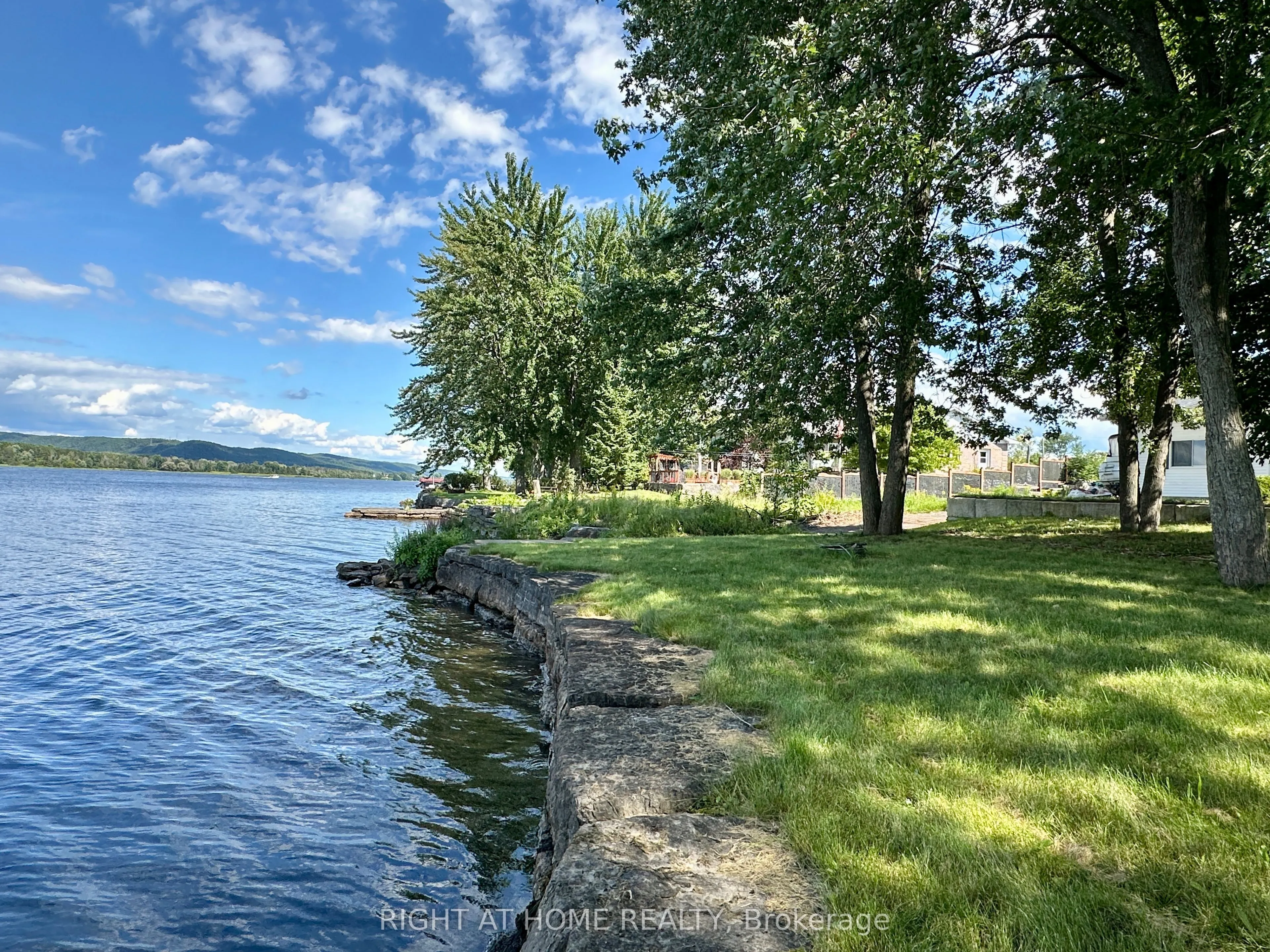 2527 Concession 1 Road