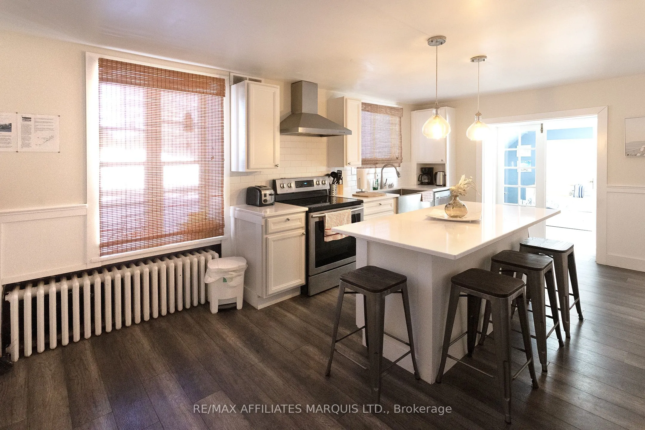16 Lakeshore Drive