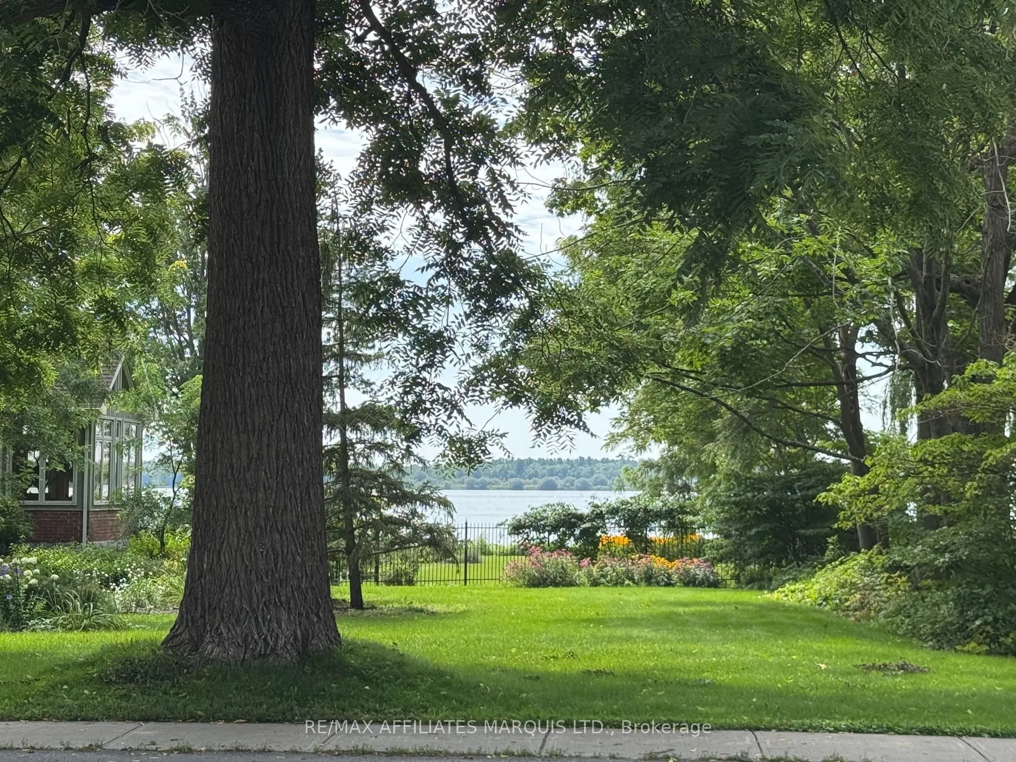 16 Lakeshore Drive