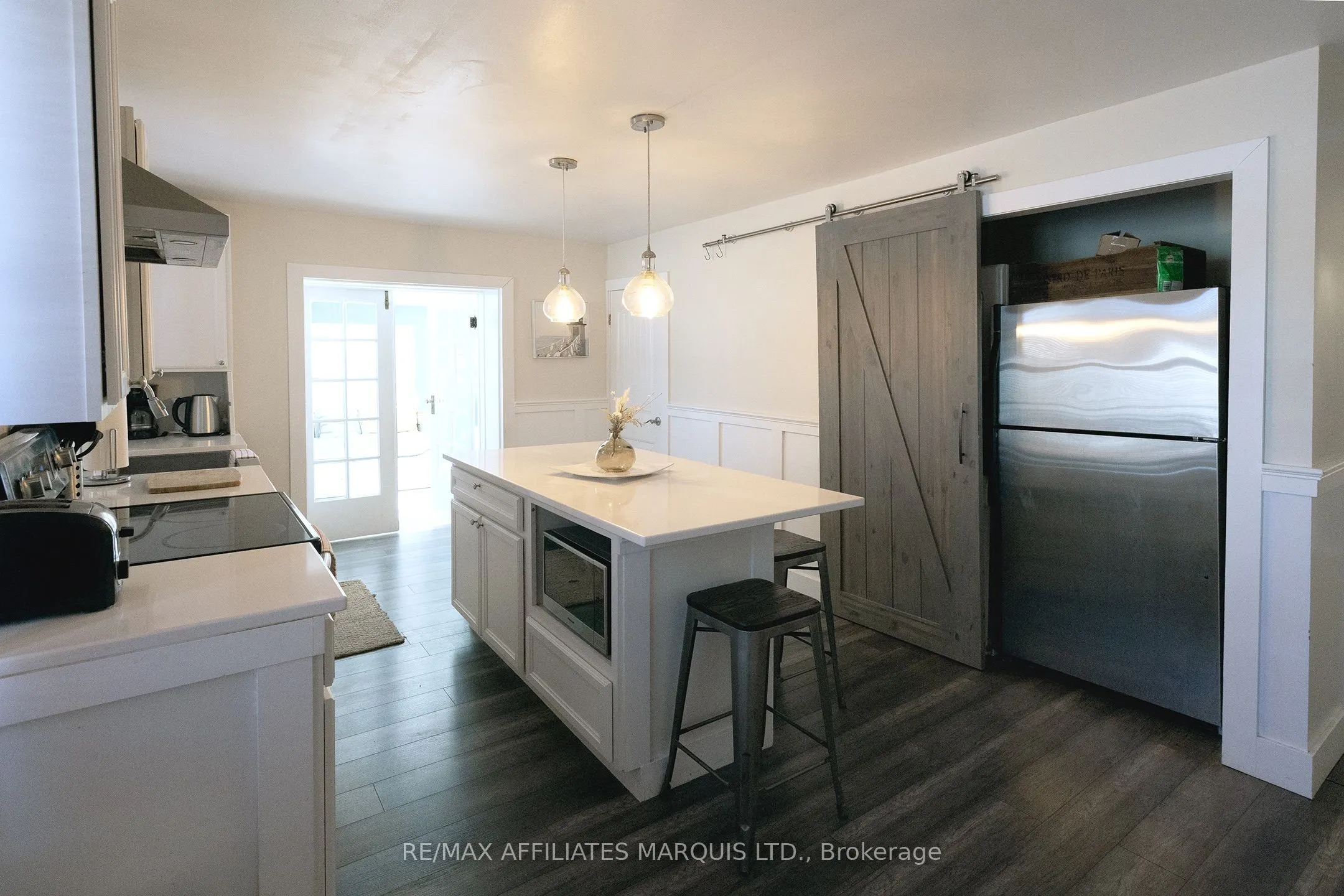 16 Lakeshore Drive