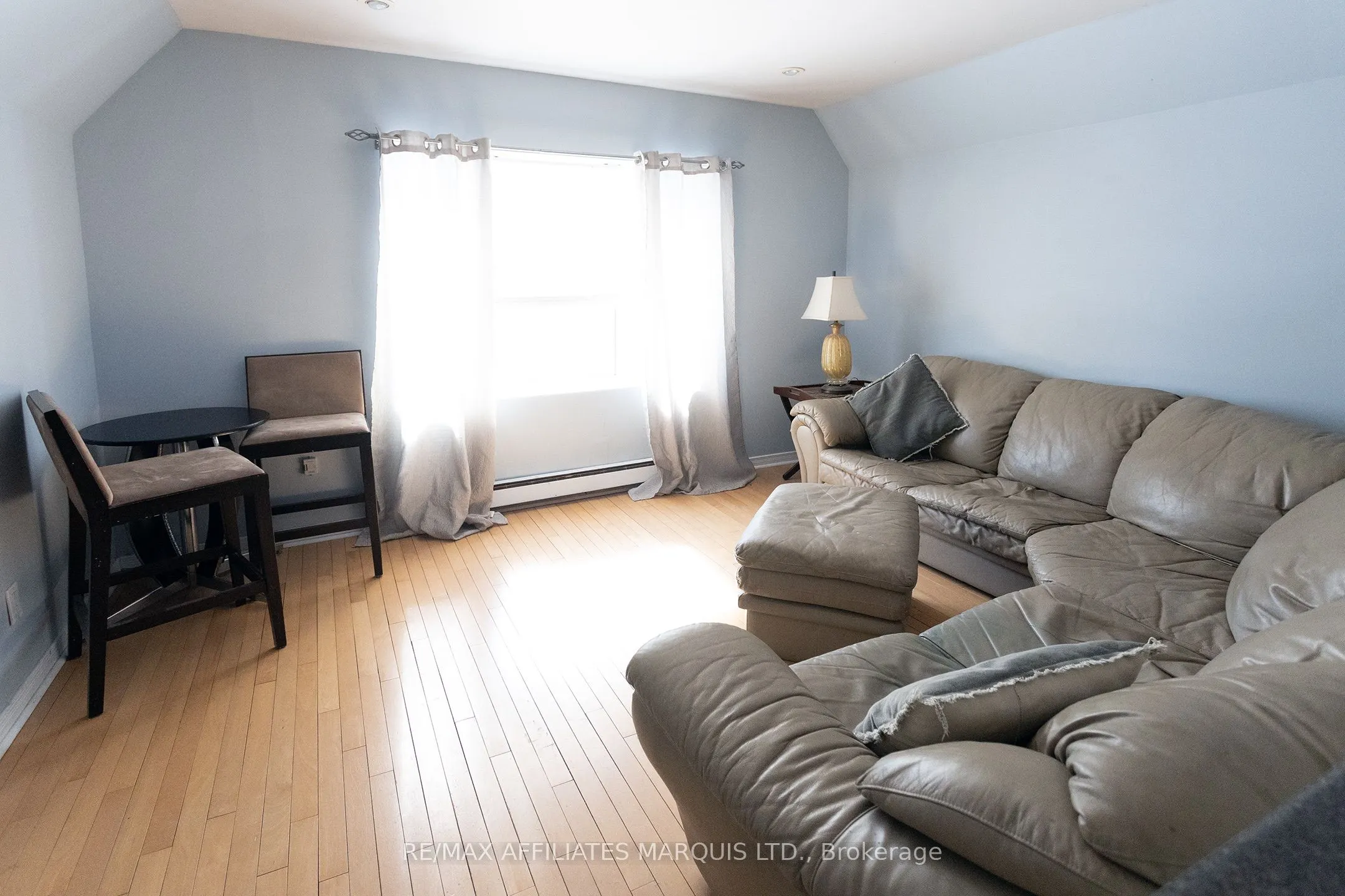 16 Lakeshore Drive