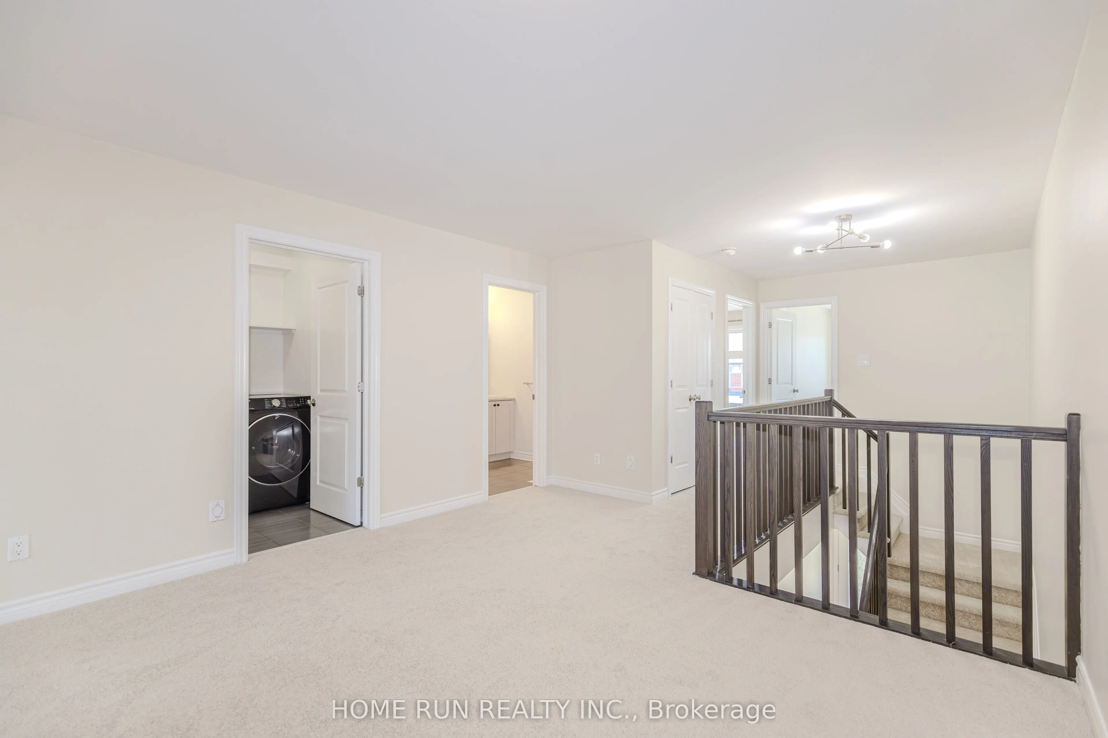 785 Cairn Crescent