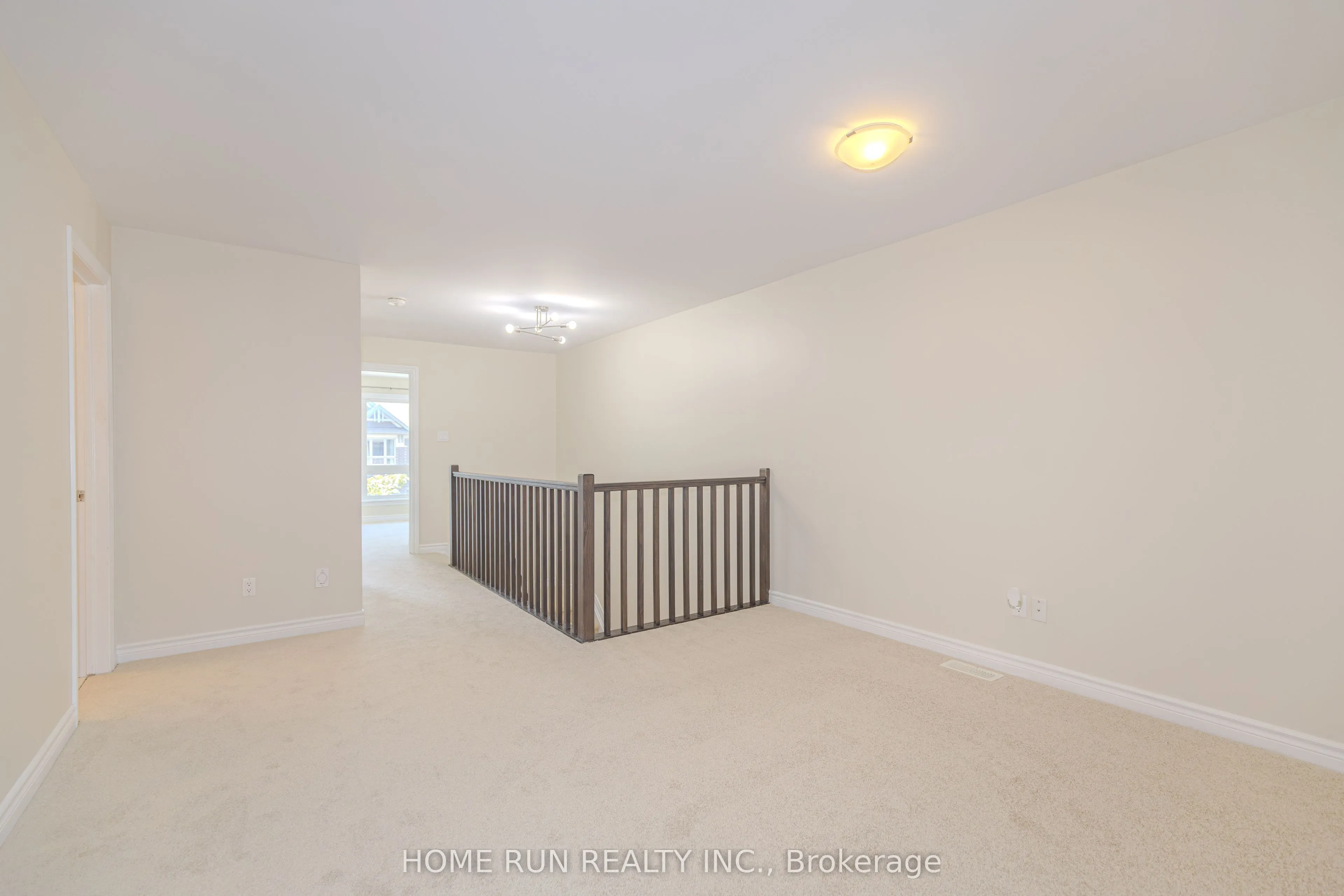 785 Cairn Crescent