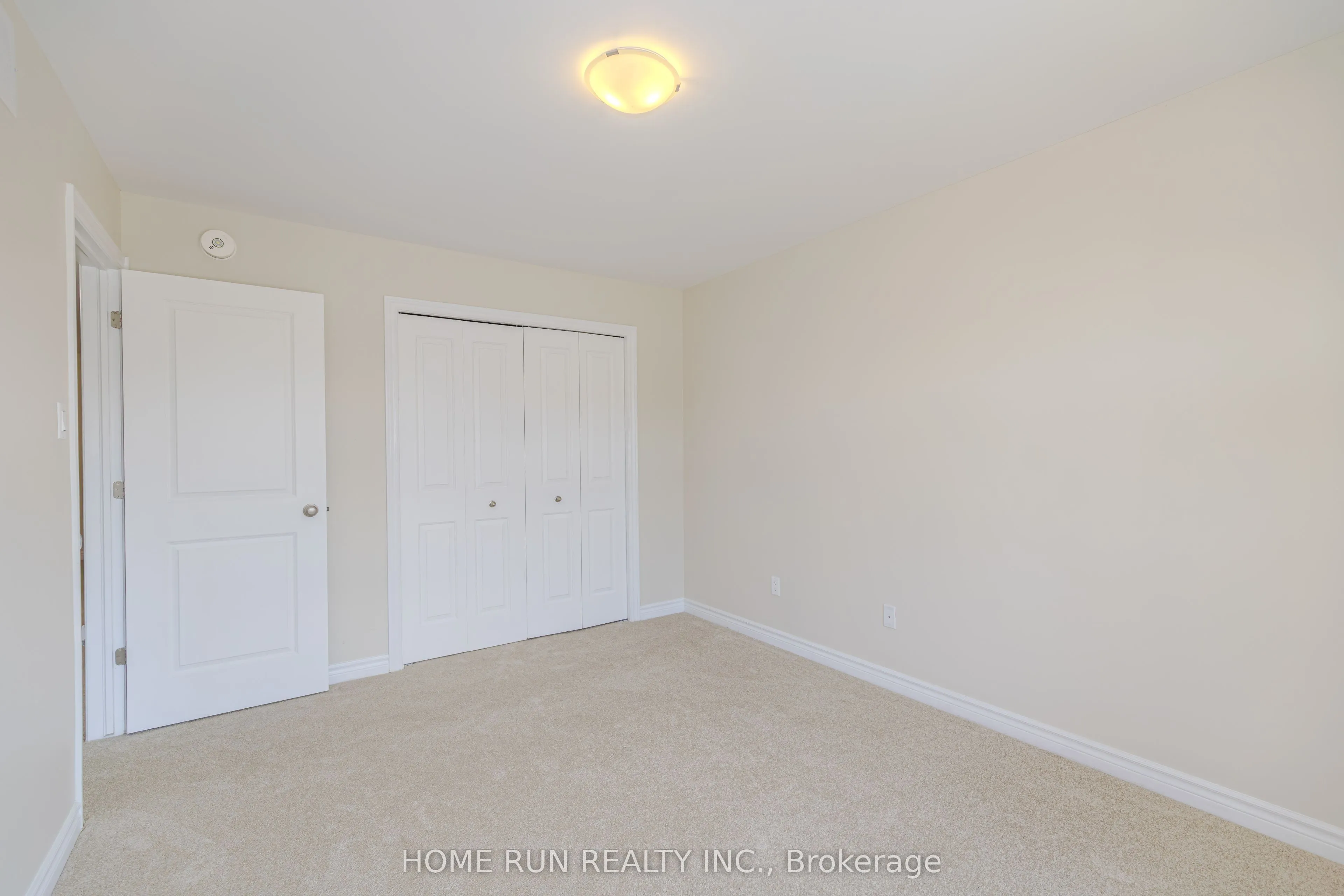 785 Cairn Crescent