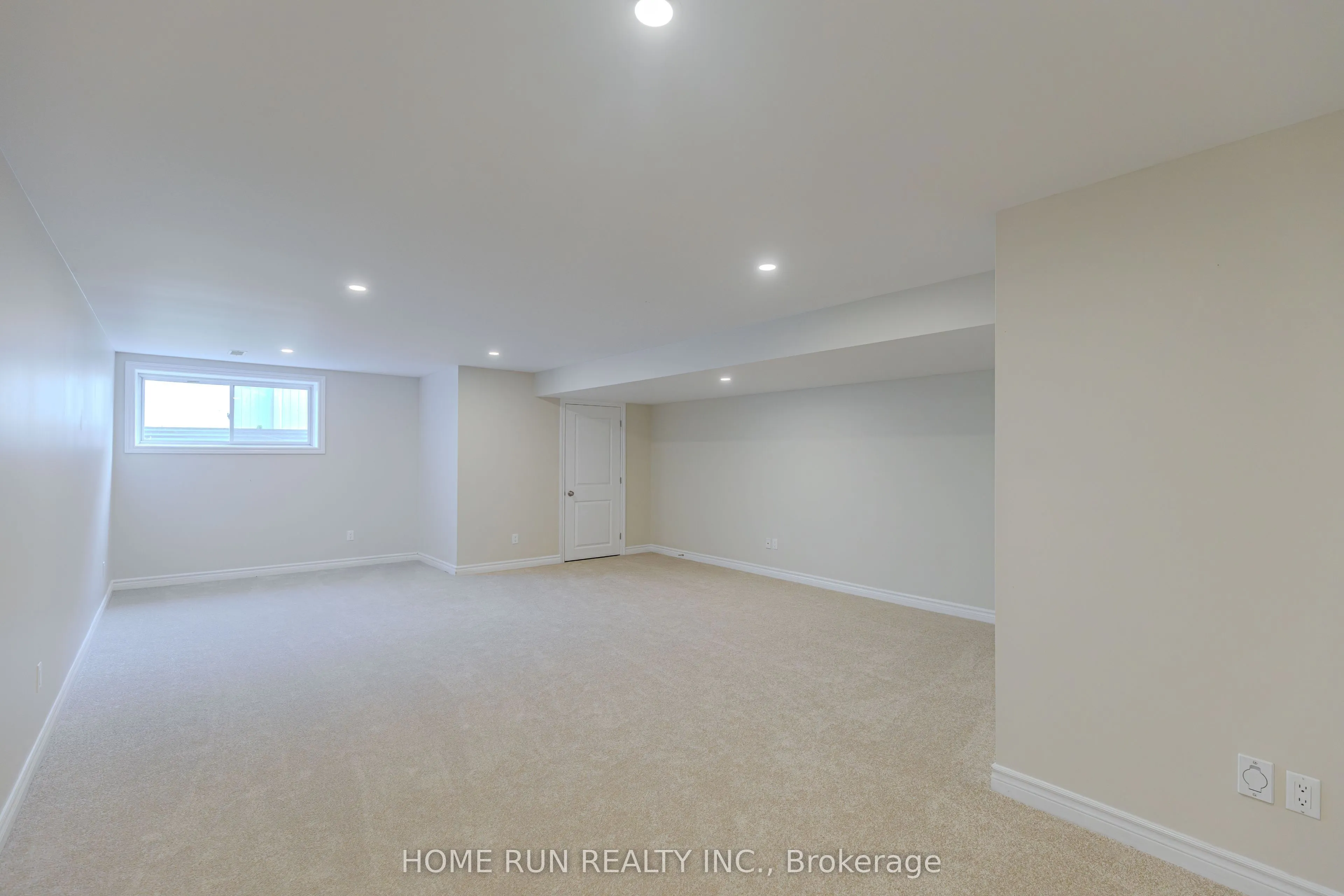 785 Cairn Crescent