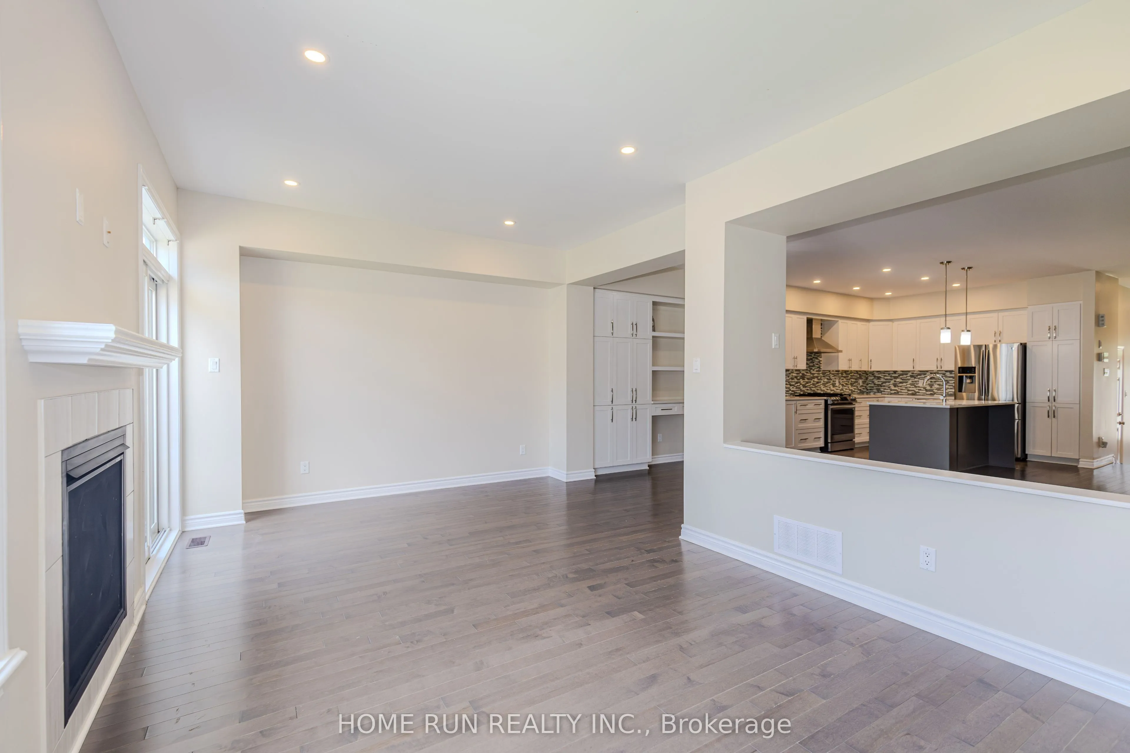 785 Cairn Crescent