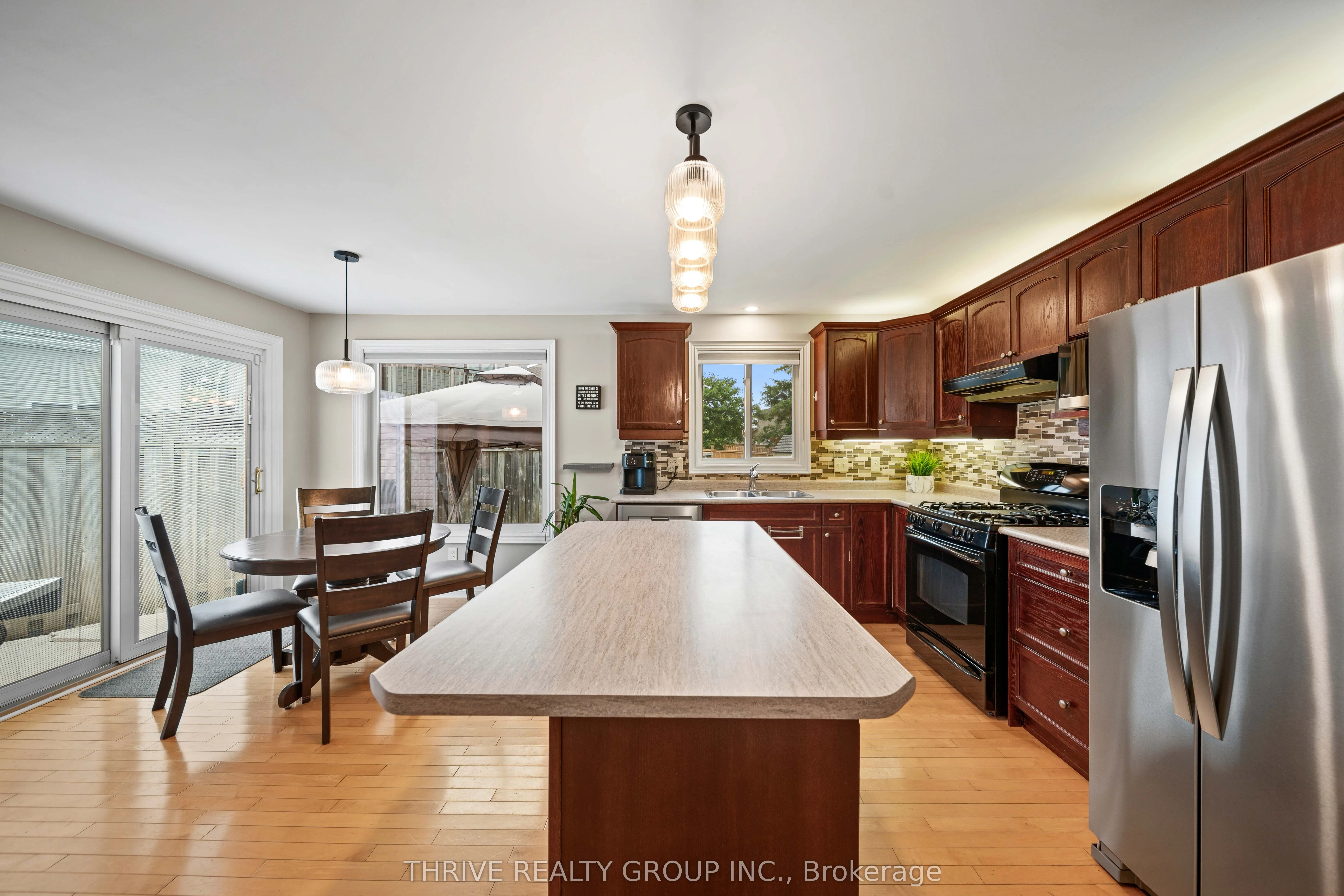 102 LOGGERS Grove